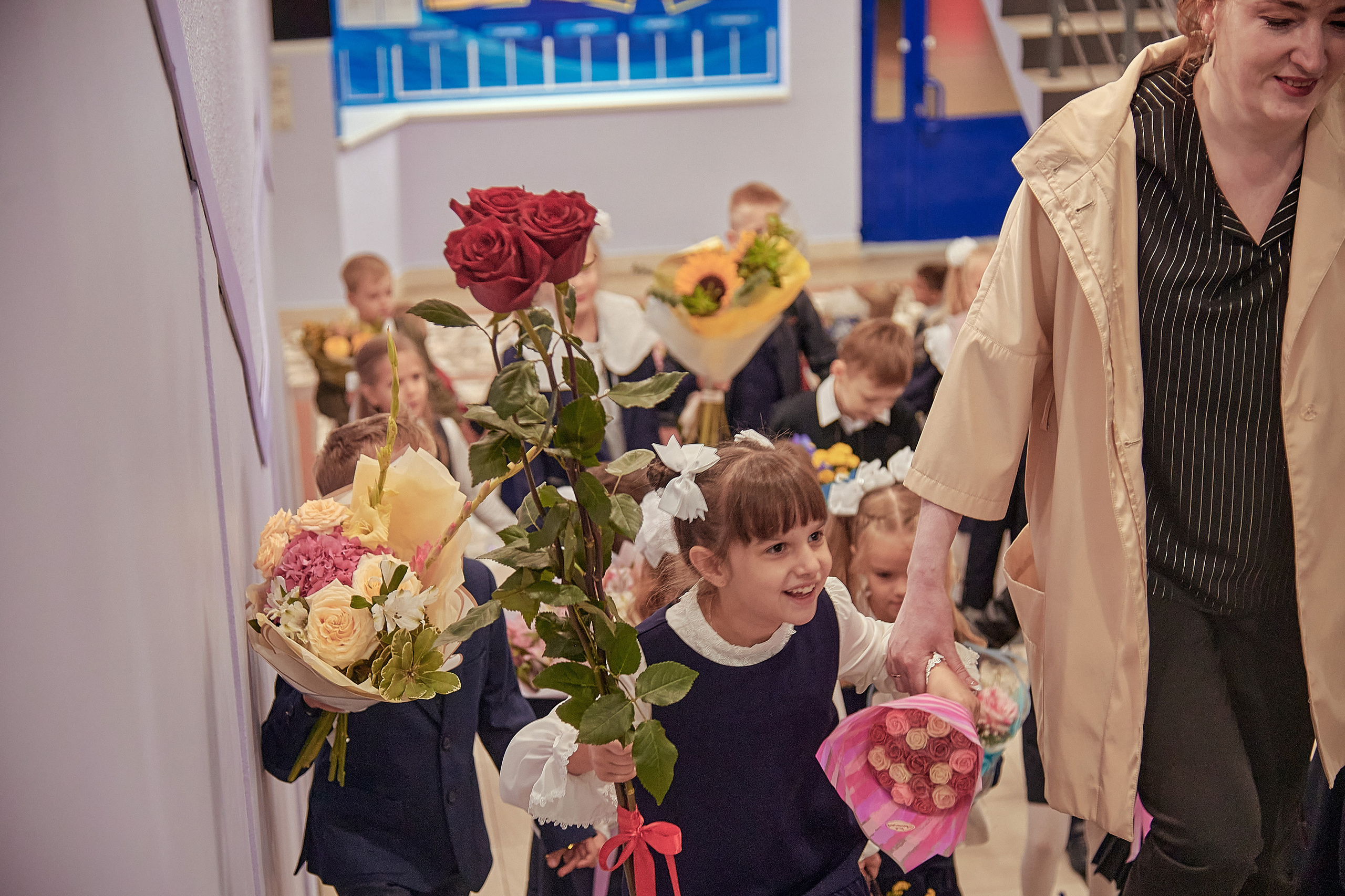 Портфолио репортажной фотосъёмки: 1 сентября в школе № 149. Фотограф Яковлев Роман — Красноярск