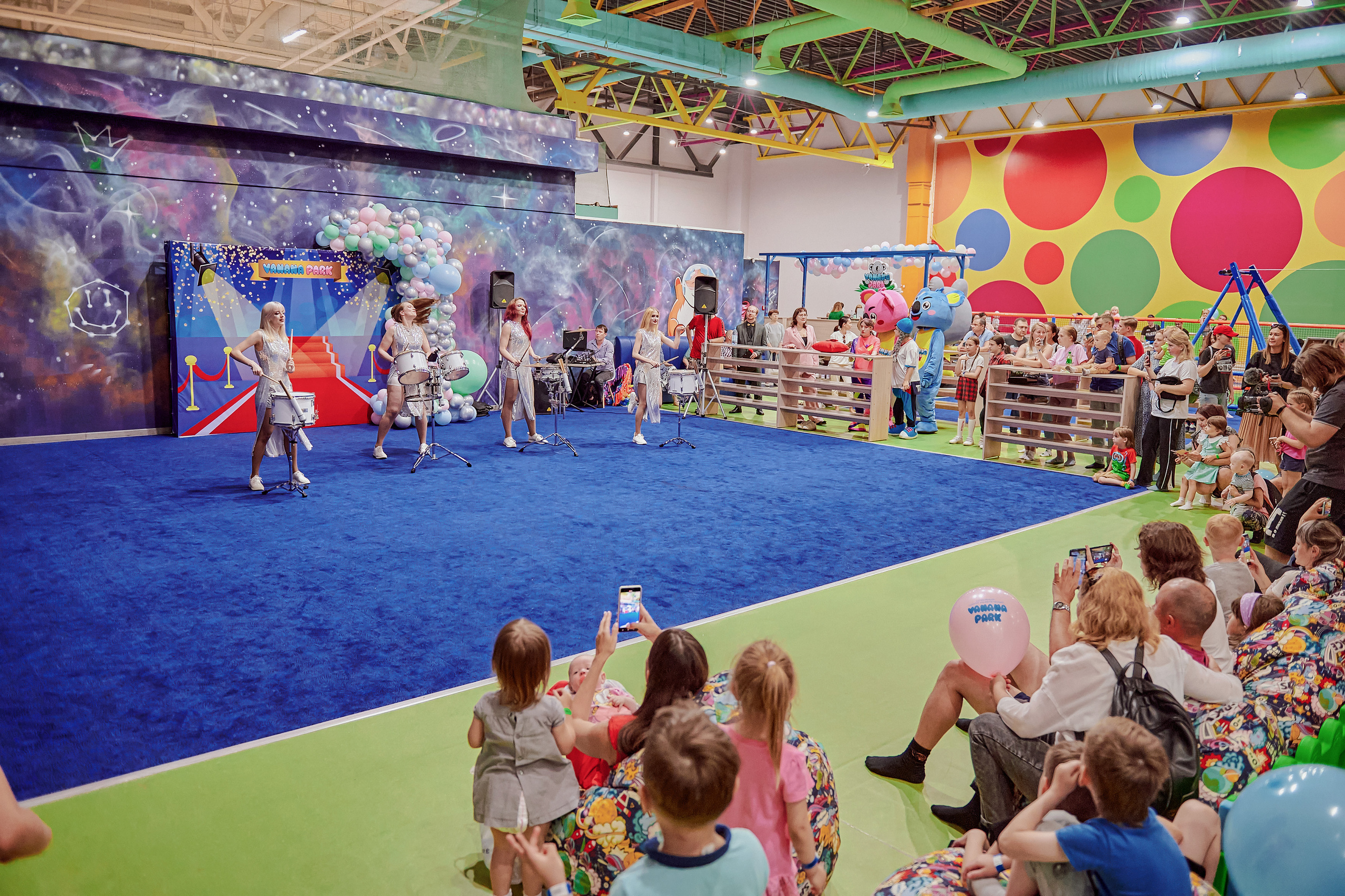 Портфолио репортажной фотосъёмки: Открытие "Vanana park". Фотограф Яковлев Роман — Красноярск