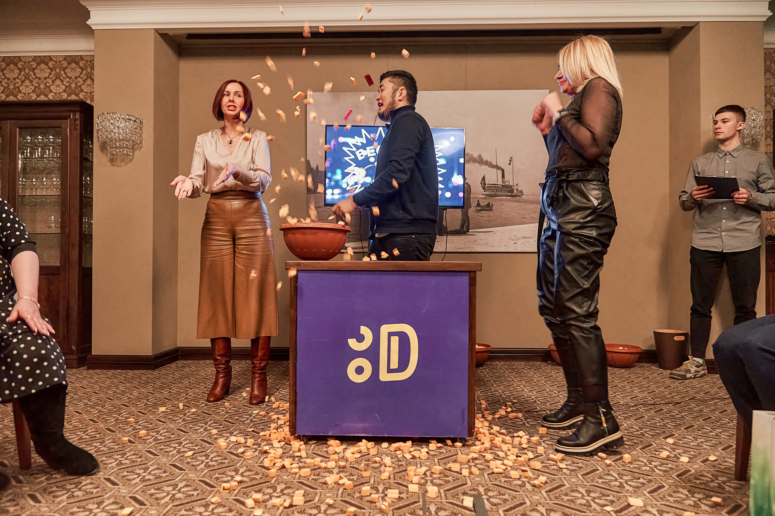 Портфолио репортажной фотосъёмки: "Сбербанк" Новый год. Фотограф Яковлев Роман — Красноярск