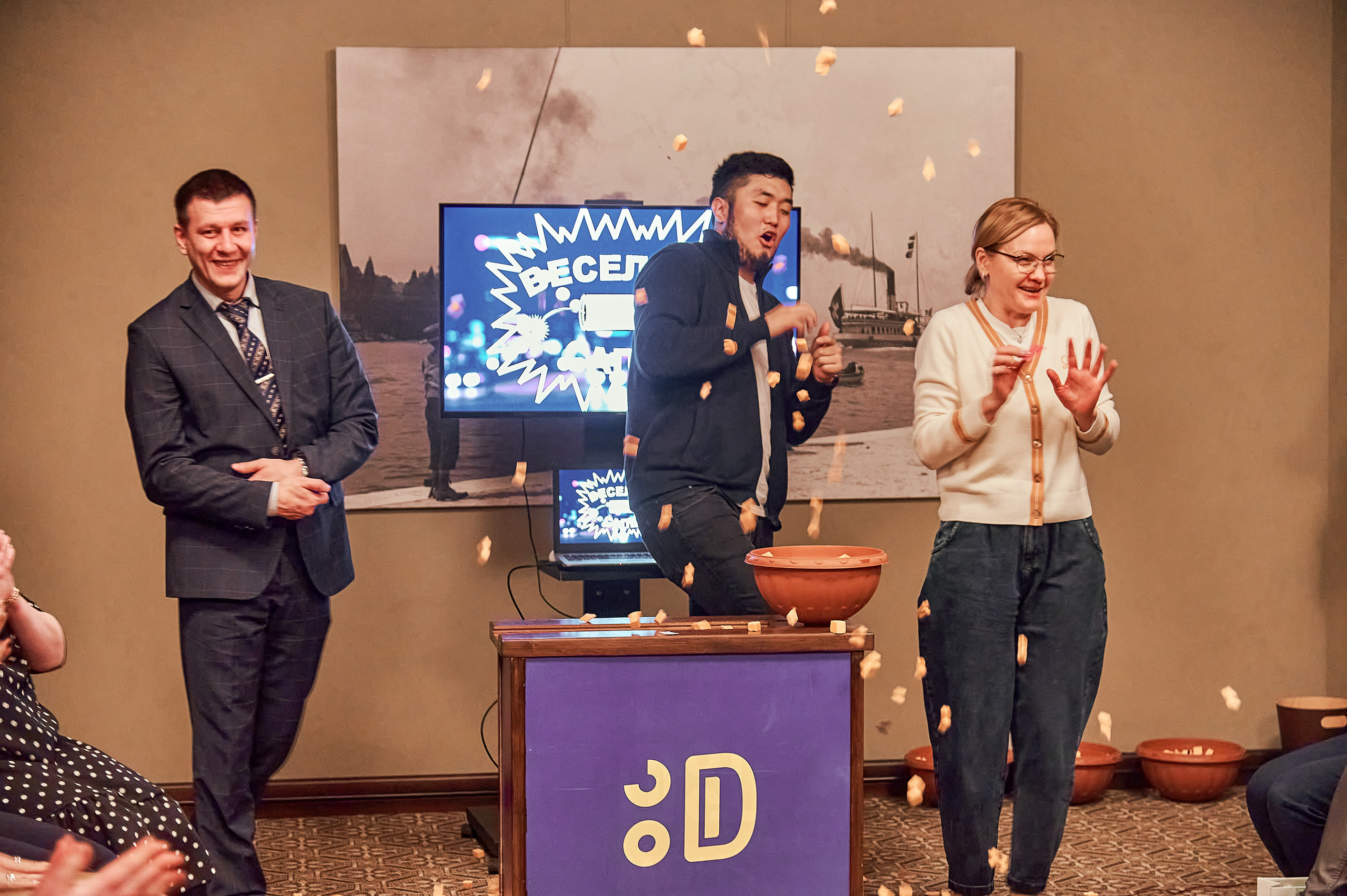 Портфолио репортажной фотосъёмки: "Сбербанк" Новый год. Фотограф Яковлев Роман — Красноярск