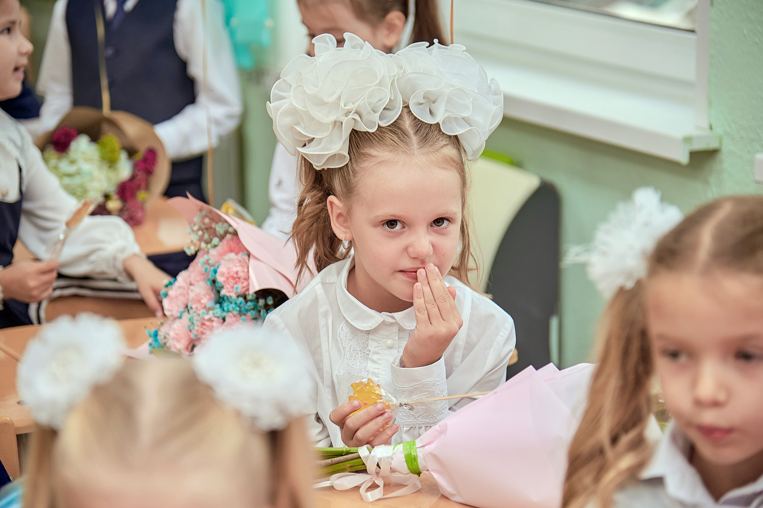 Портфолио репортажной фотосъёмки: 1 сентября в школе № 149. Фотограф Яковлев Роман — Красноярск