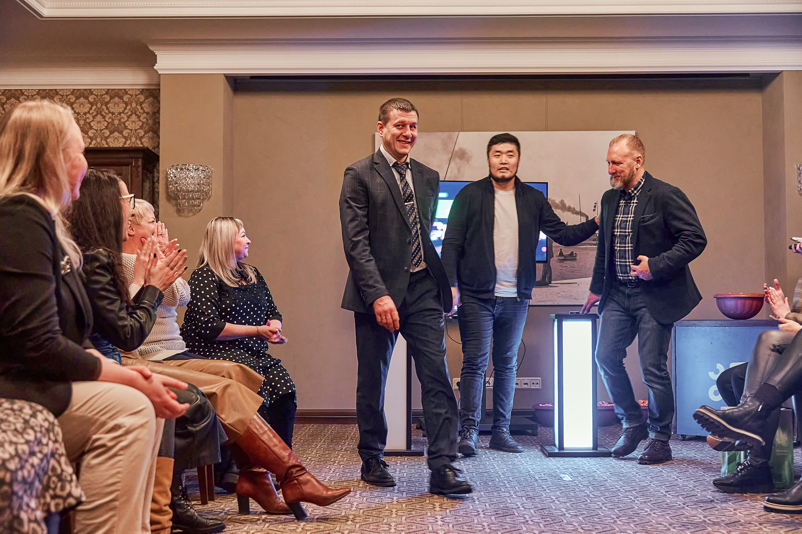 Портфолио репортажной фотосъёмки: "Сбербанк" Новый год. Фотограф Яковлев Роман — Красноярск