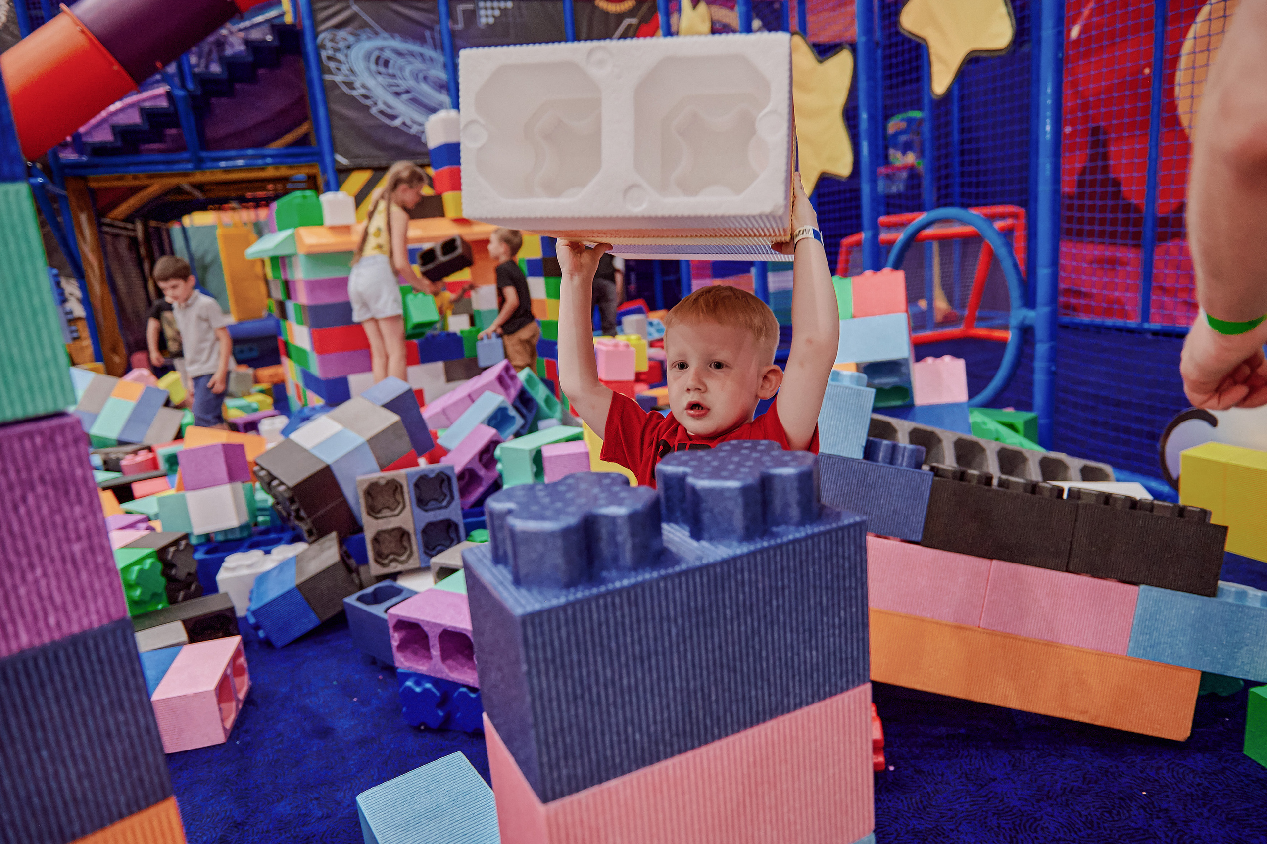 Портфолио репортажной фотосъёмки: Открытие "Vanana park". Фотограф Яковлев Роман — Красноярск