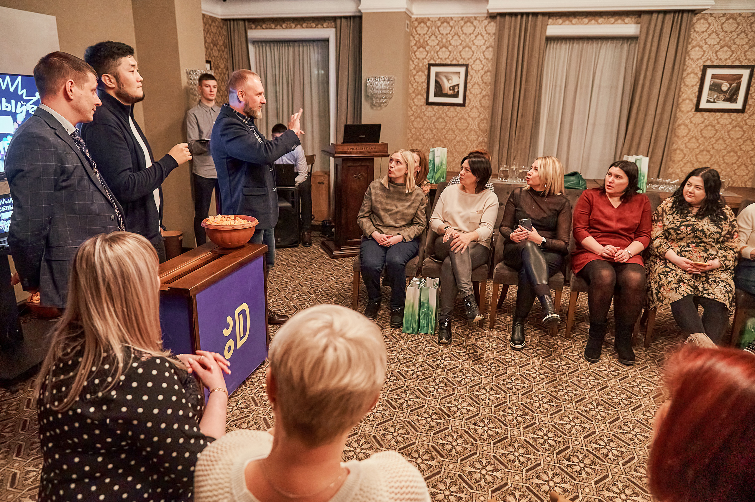 Портфолио репортажной фотосъёмки: "Сбербанк" Новый год. Фотограф Яковлев Роман — Красноярск