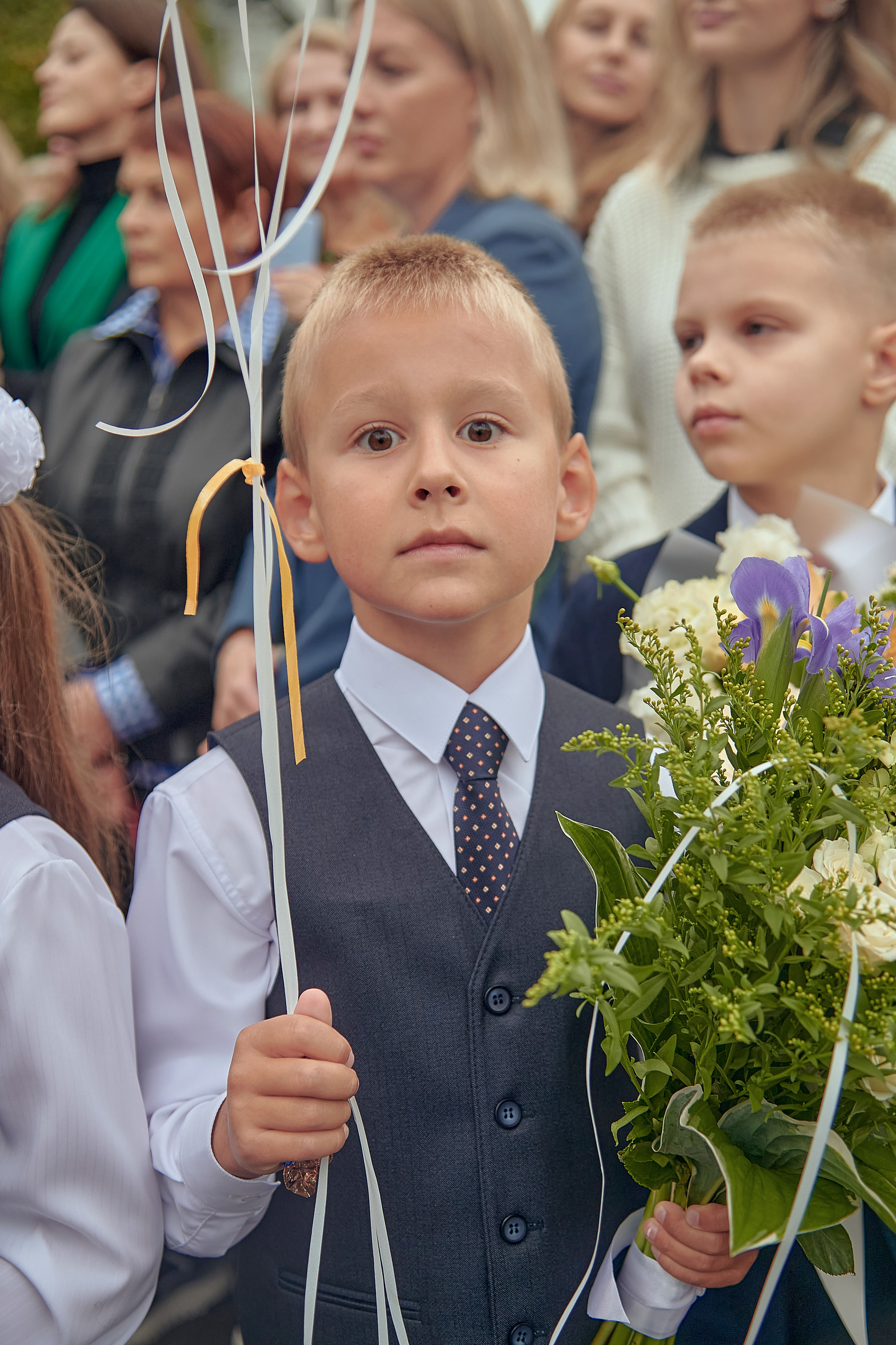 Портфолио репортажной фотосъёмки: 1 сентября в школе № 149. Фотограф Яковлев Роман — Красноярск