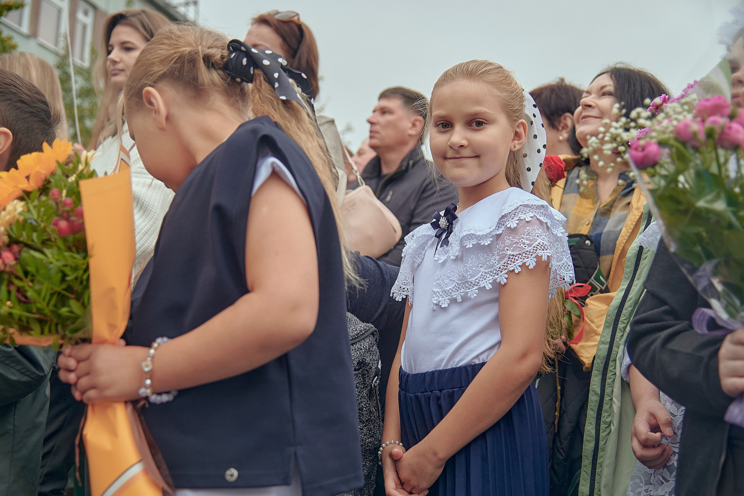 Портфолио репортажной фотосъёмки: 1 сентября в школе № 149. Фотограф Яковлев Роман — Красноярск