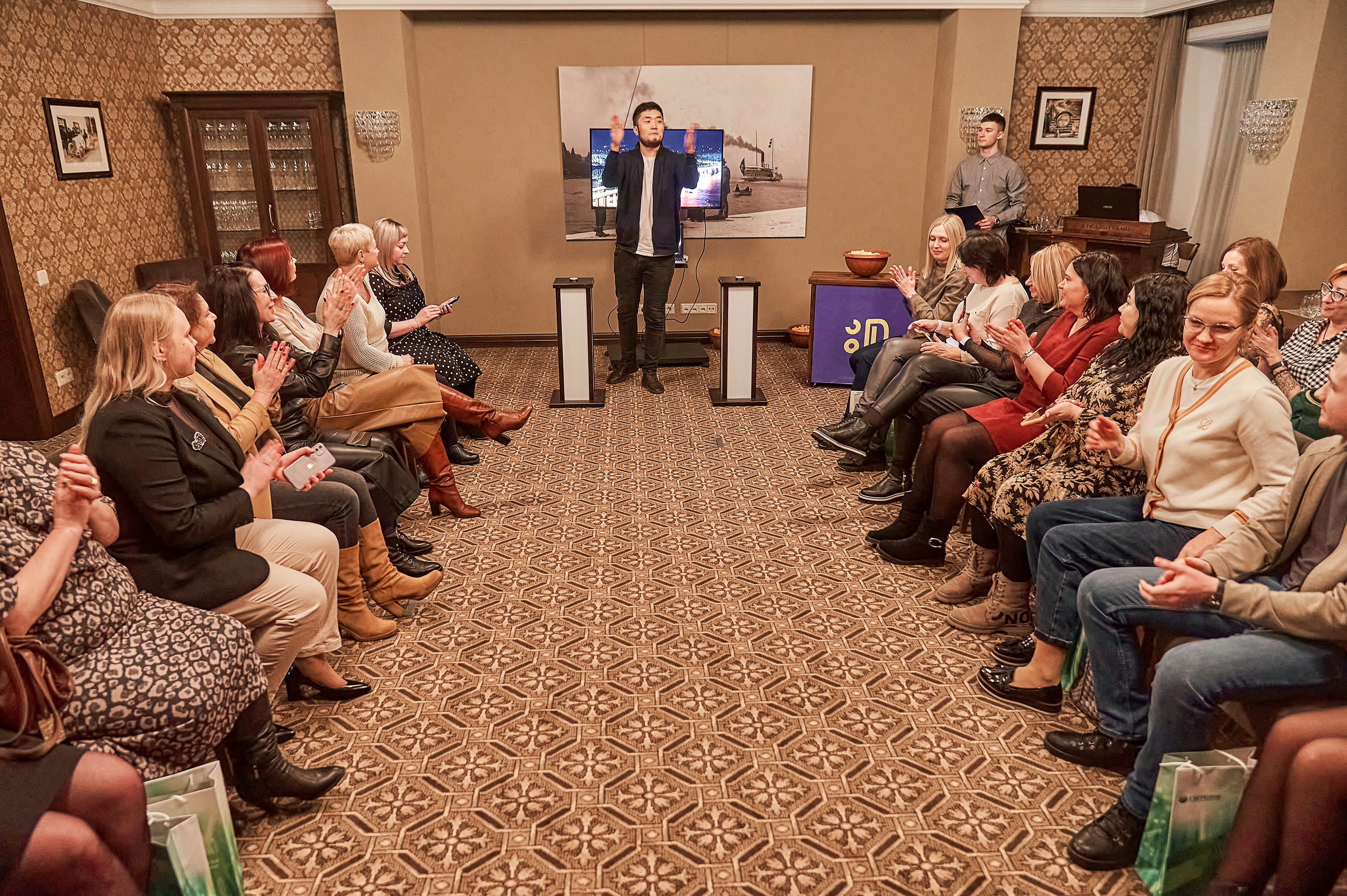 Портфолио репортажной фотосъёмки: "Сбербанк" Новый год. Фотограф Яковлев Роман — Красноярск