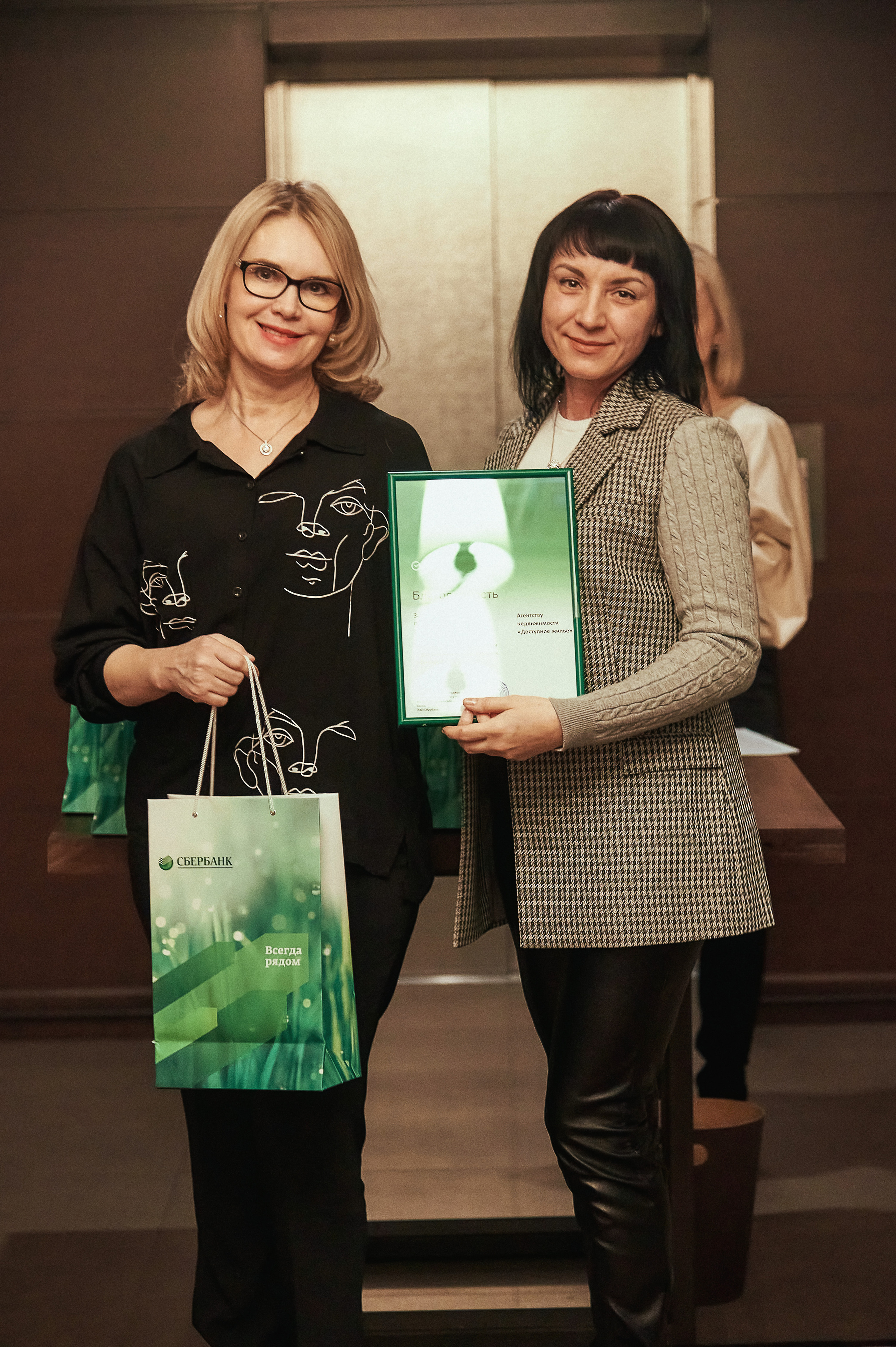 Портфолио репортажной фотосъёмки: "Сбербанк" Новый год. Фотограф Яковлев Роман — Красноярск