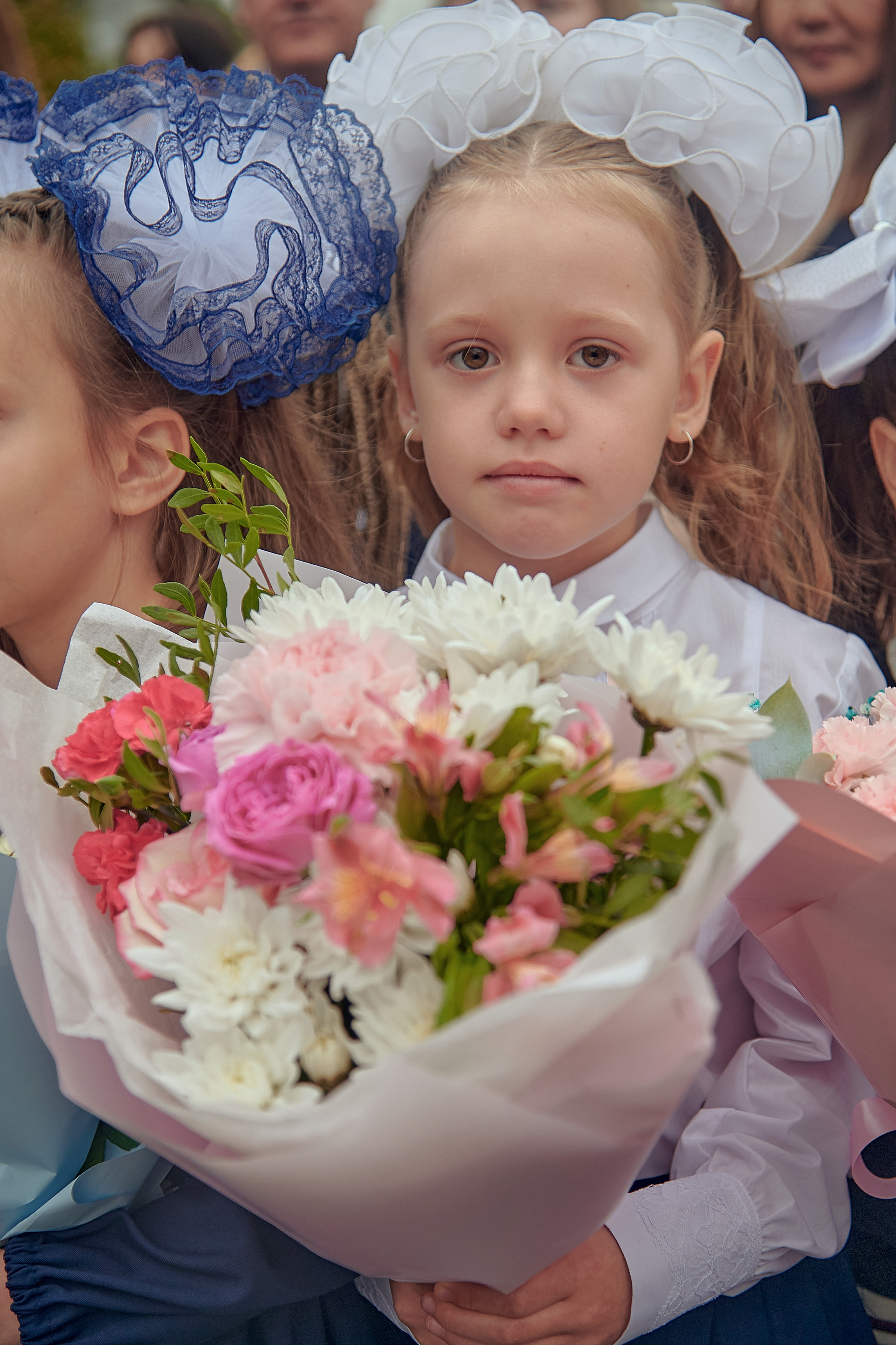 Портфолио репортажной фотосъёмки: 1 сентября в школе № 149. Фотограф Яковлев Роман — Красноярск