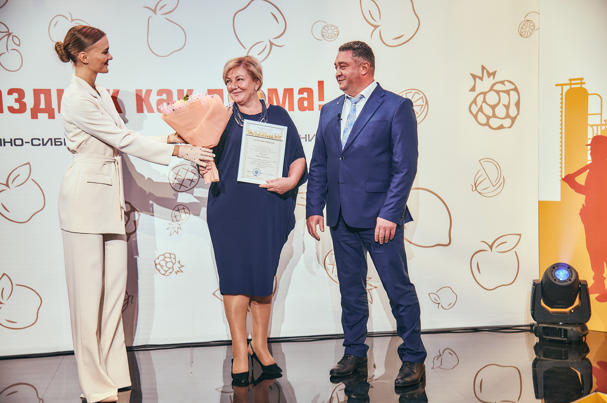 Портфолио репортажной фотосъёмки: "Роснефть" съёмка шоу для «День нефтяника». Фотограф Яковлев Роман — Красноярск