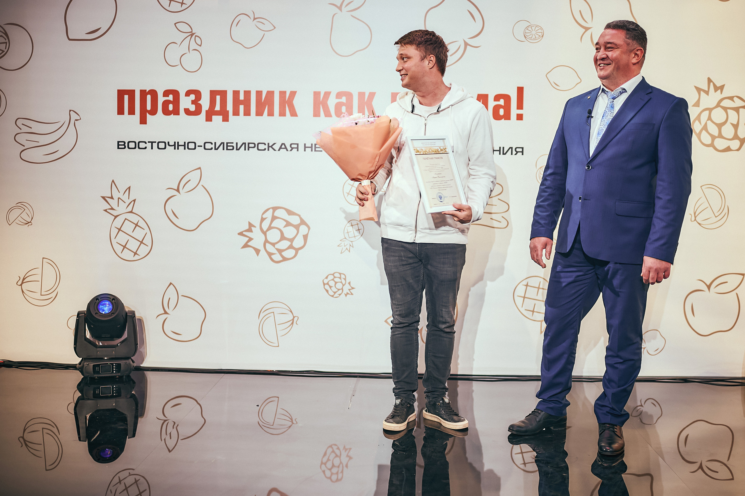 Портфолио репортажной фотосъёмки: "Роснефть" съёмка шоу для «День нефтяника». Фотограф Яковлев Роман — Красноярск