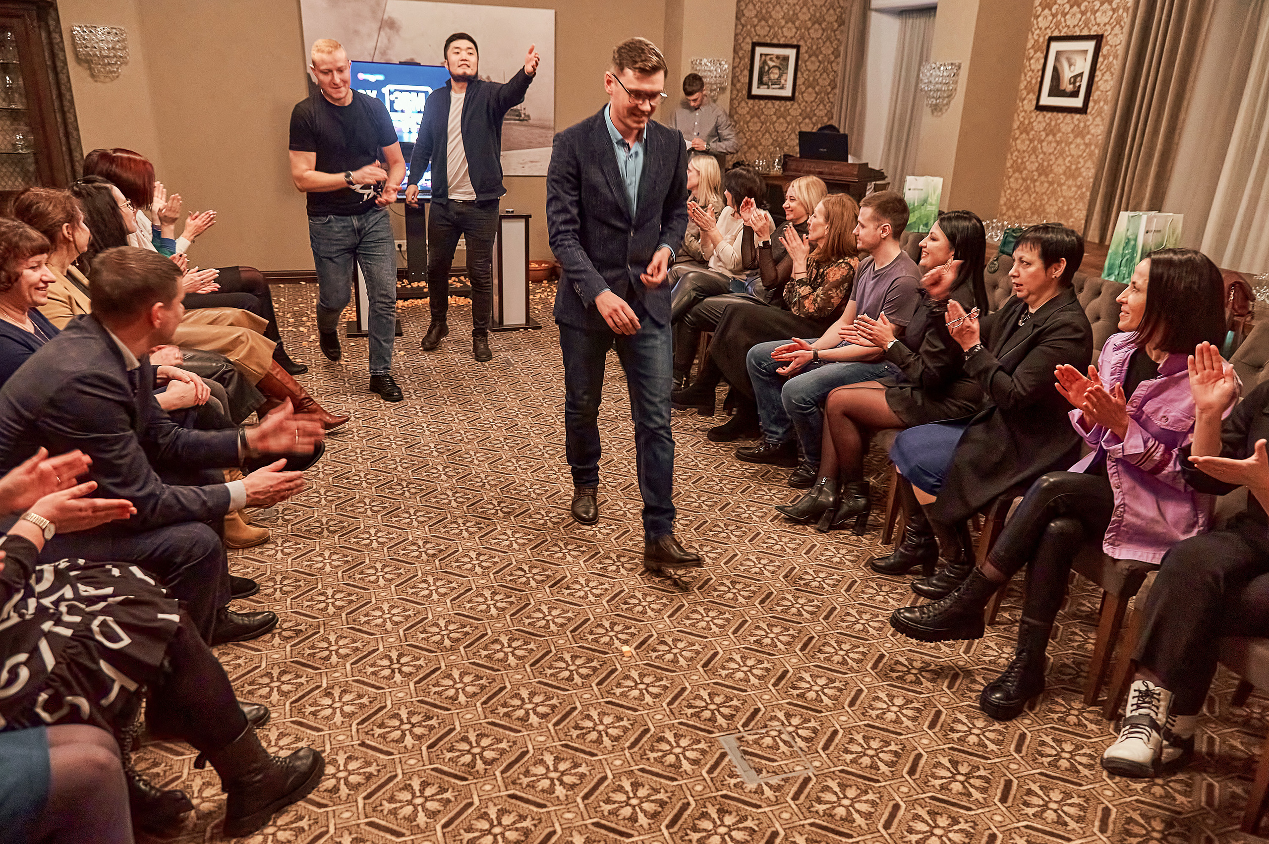 Портфолио репортажной фотосъёмки: "Сбербанк" Новый год. Фотограф Яковлев Роман — Красноярск