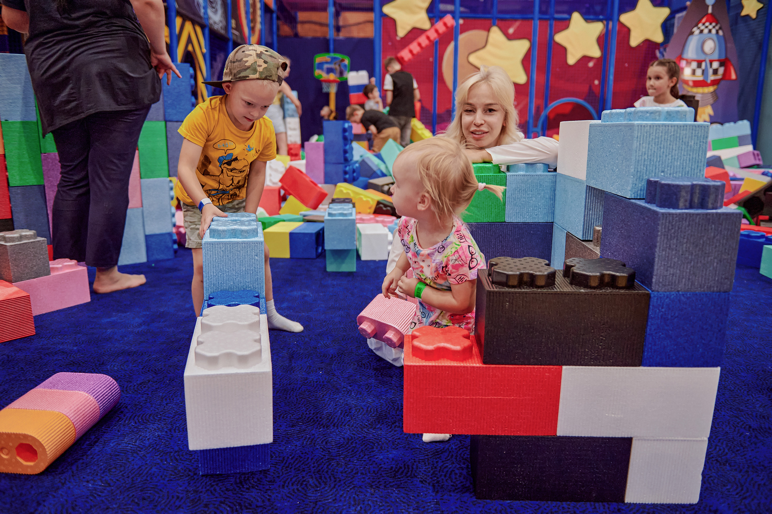 Портфолио репортажной фотосъёмки: Открытие "Vanana park". Фотограф Яковлев Роман — Красноярск