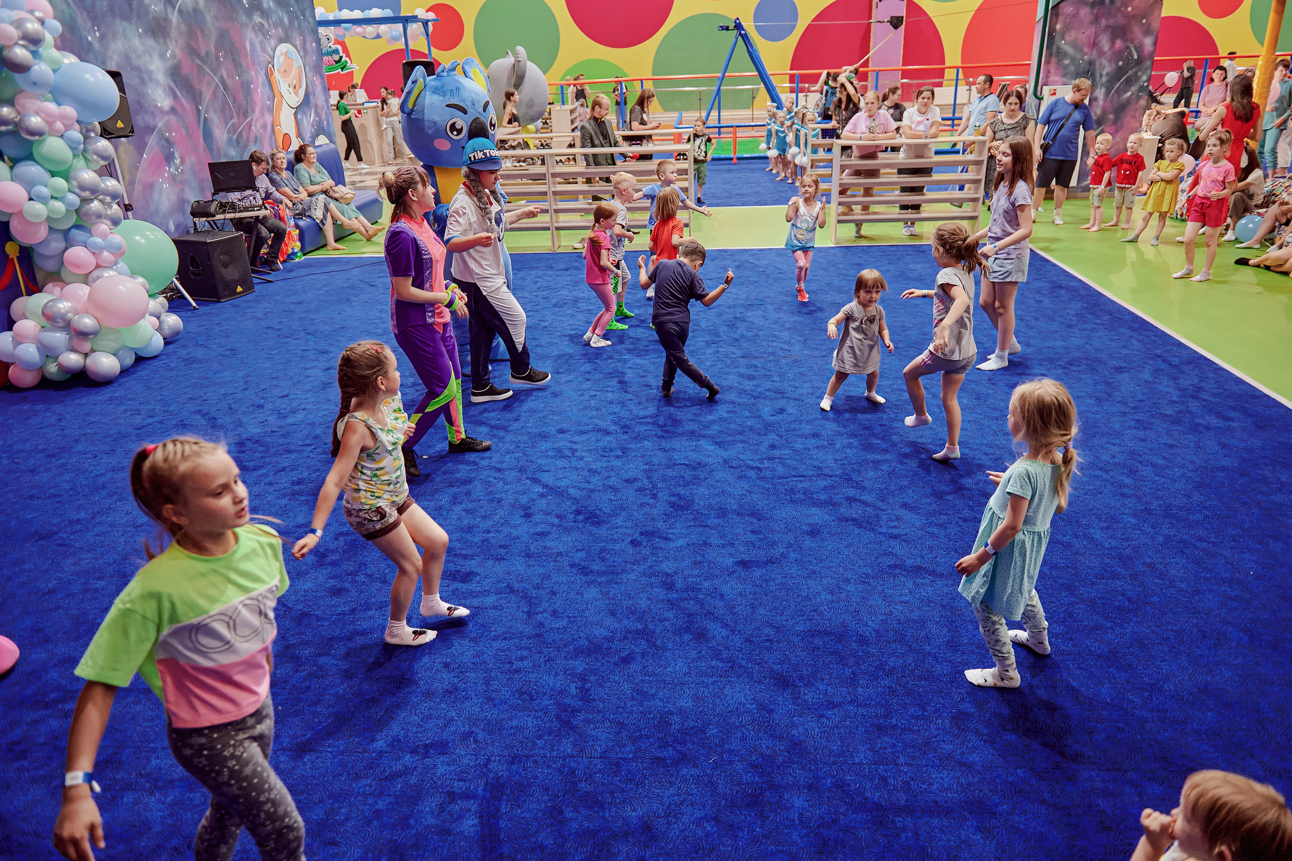 Портфолио репортажной фотосъёмки: Открытие "Vanana park". Фотограф Яковлев Роман — Красноярск