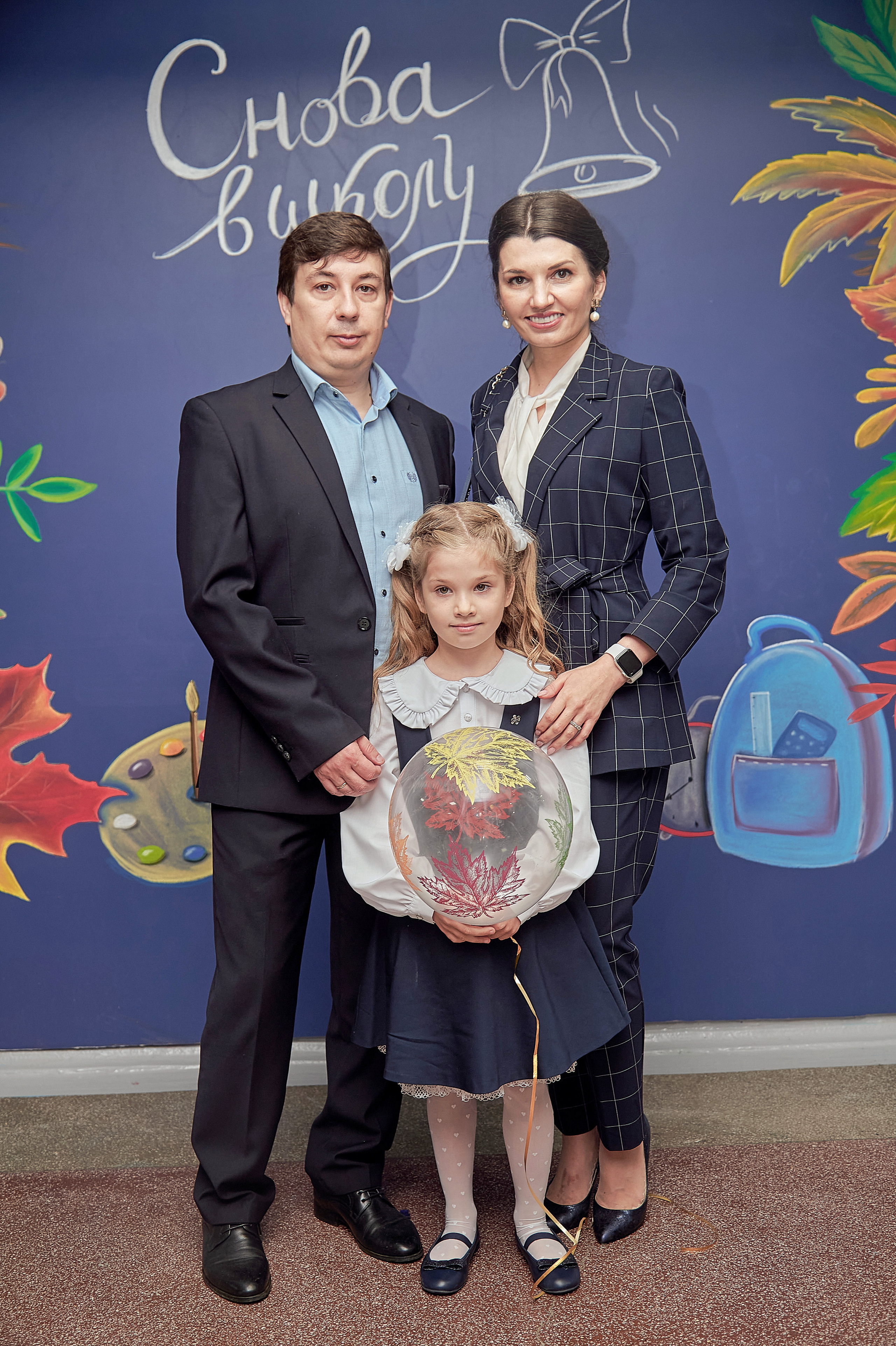 Портфолио репортажной фотосъёмки: 1 сентября в школе № 149. Фотограф Яковлев Роман — Красноярск