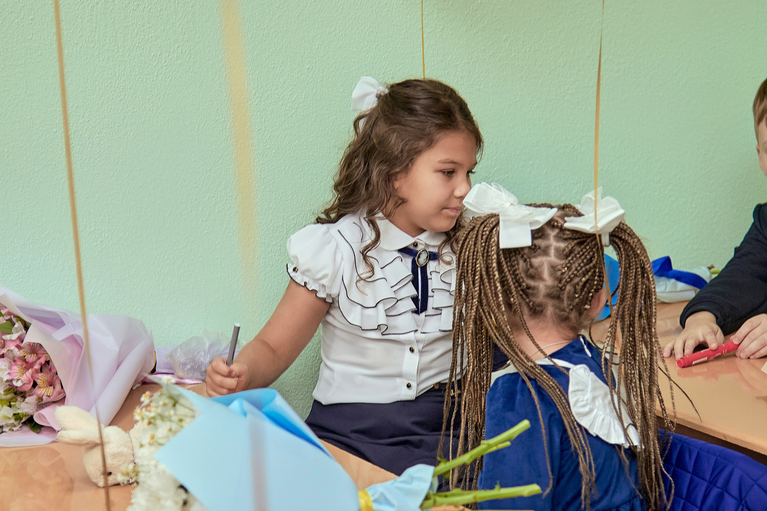 Портфолио репортажной фотосъёмки: 1 сентября в школе № 149. Фотограф Яковлев Роман — Красноярск