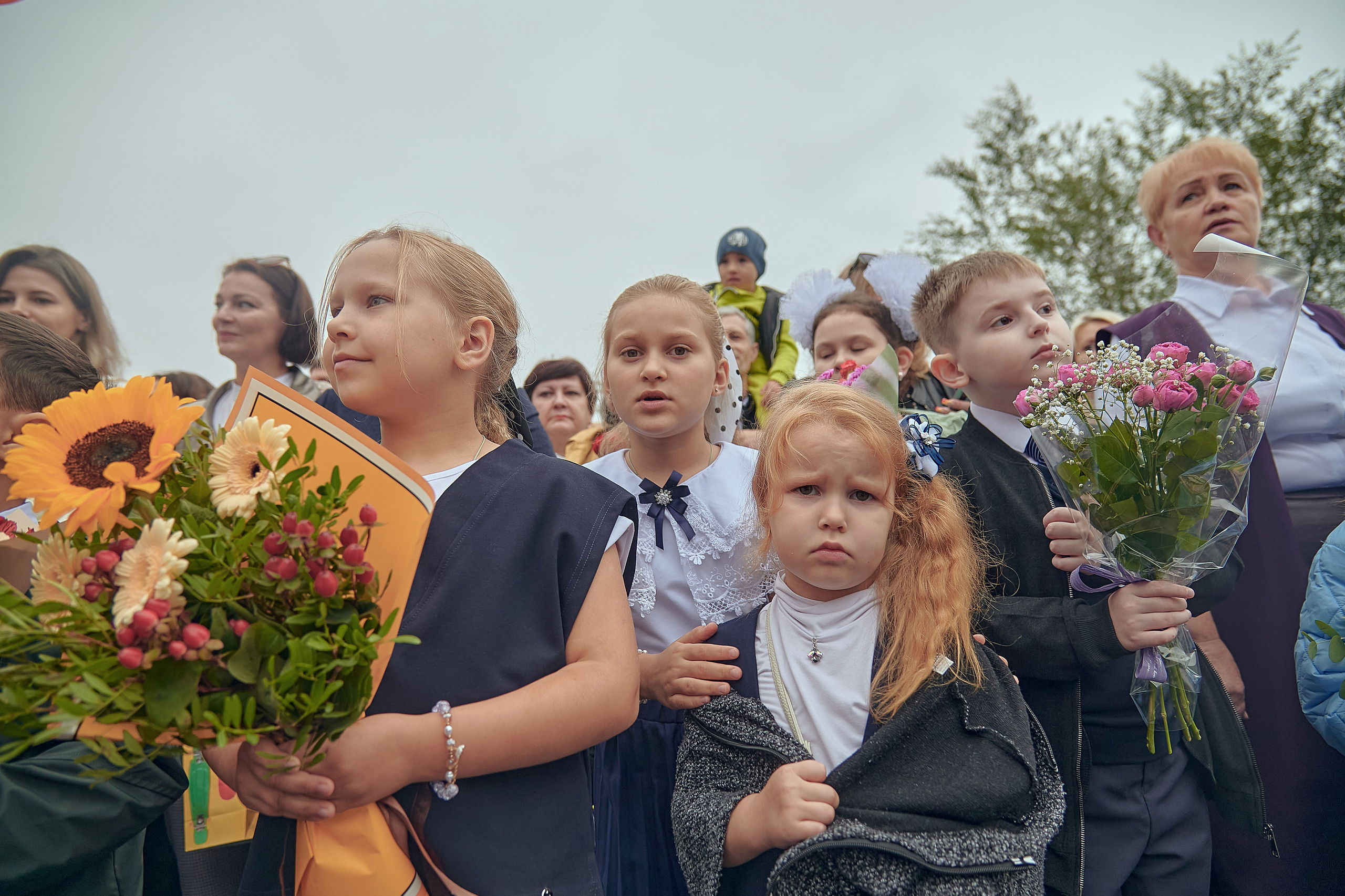 Портфолио репортажной фотосъёмки: 1 сентября в школе № 149. Фотограф Яковлев Роман — Красноярск