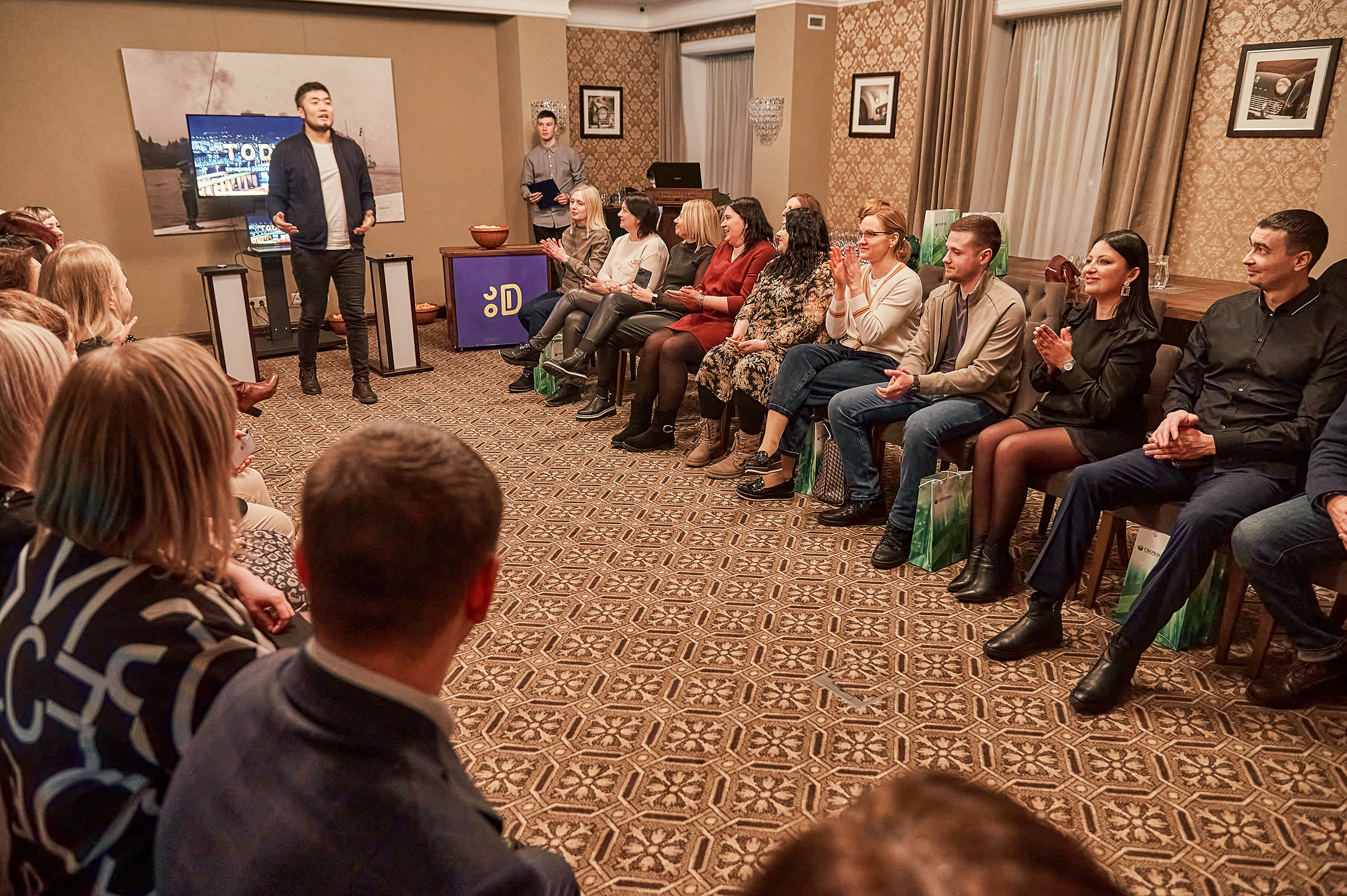 Портфолио репортажной фотосъёмки: "Сбербанк" Новый год. Фотограф Яковлев Роман — Красноярск