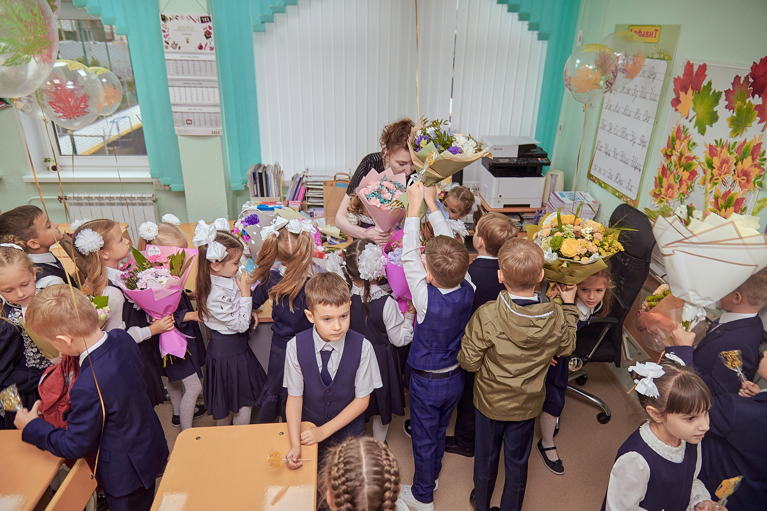 Портфолио репортажной фотосъёмки: 1 сентября в школе № 149. Фотограф Яковлев Роман — Красноярск