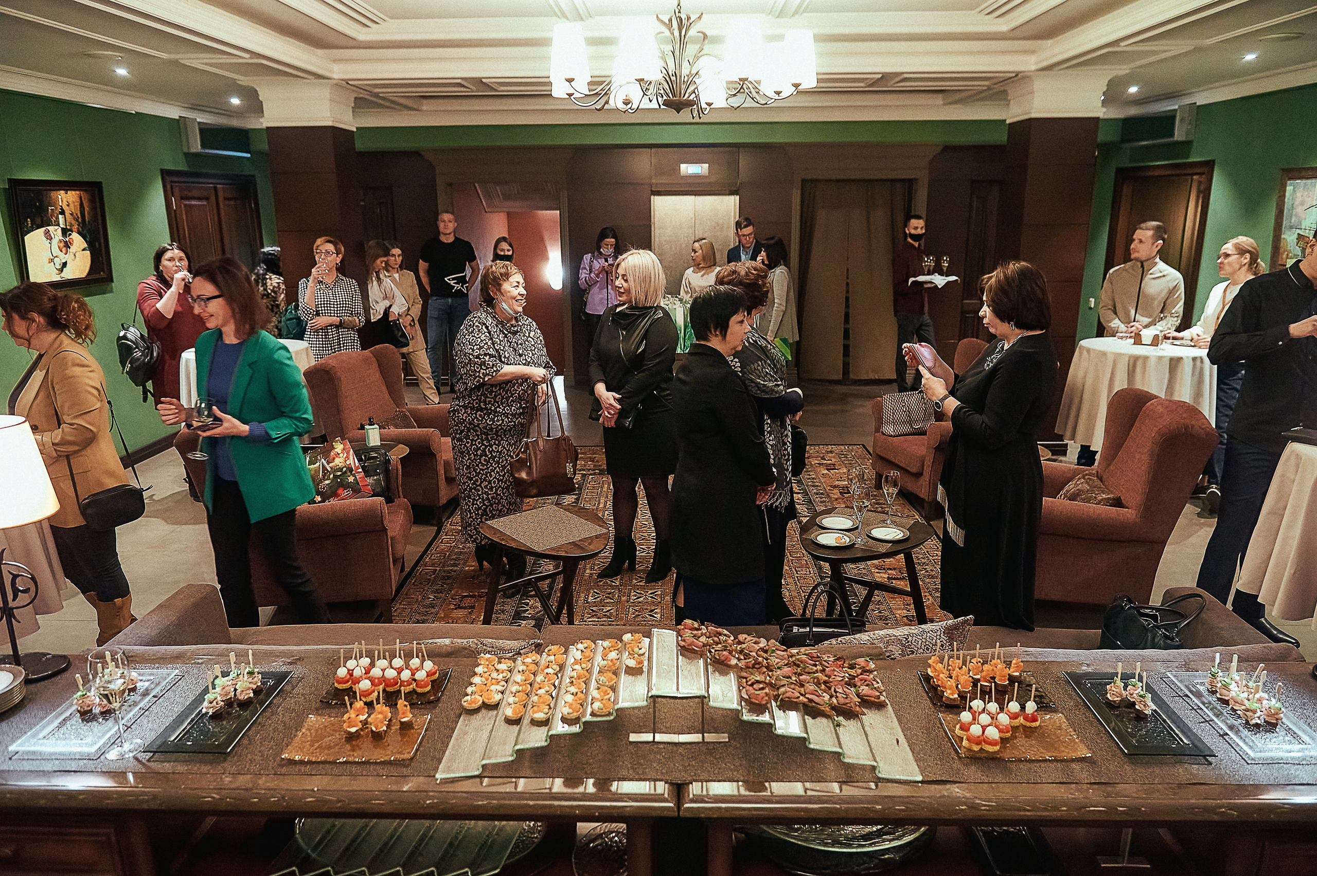 Портфолио репортажной фотосъёмки: "Сбербанк" Новый год. Фотограф Яковлев Роман — Красноярск