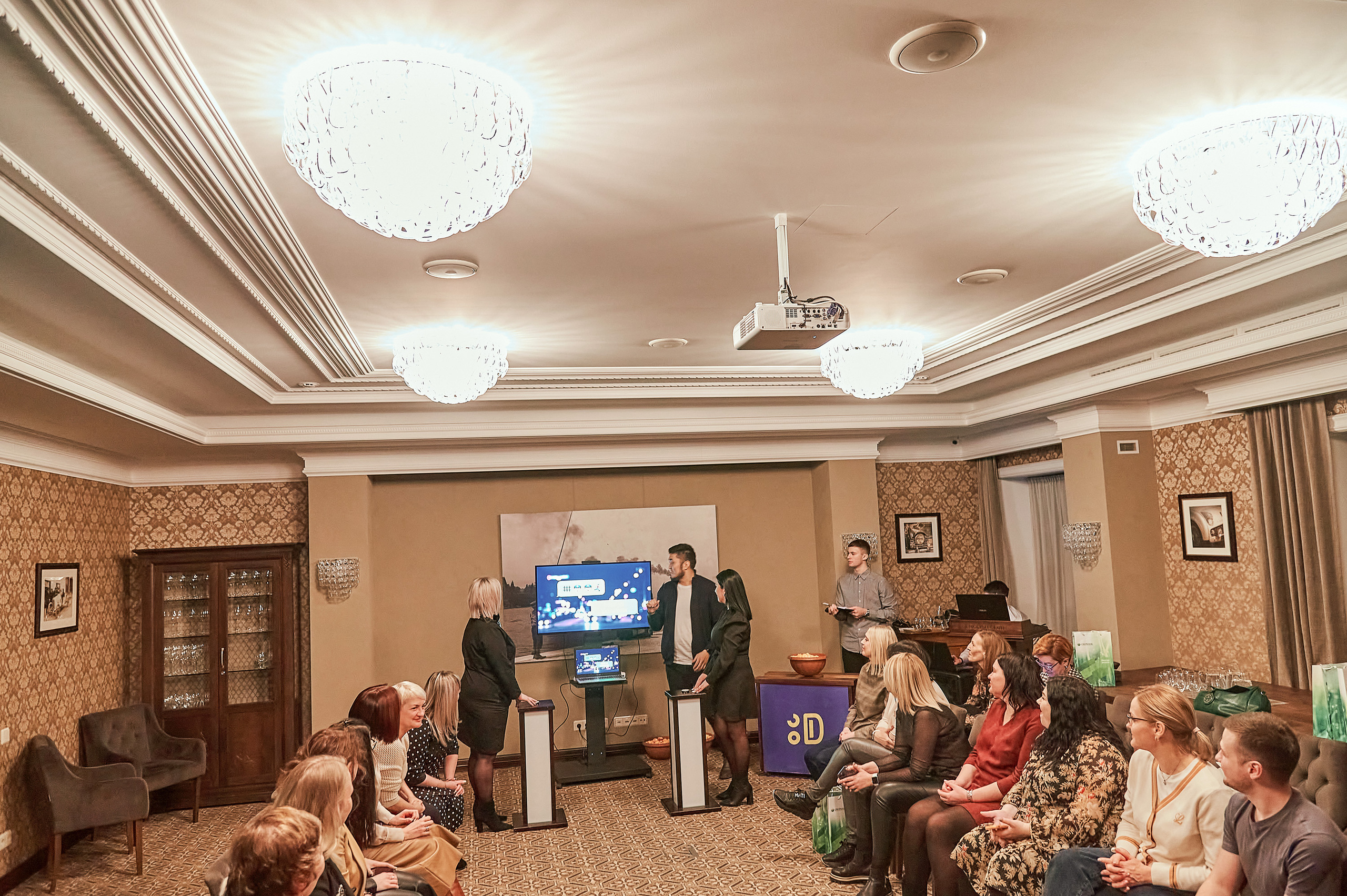 Портфолио репортажной фотосъёмки: "Сбербанк" Новый год. Фотограф Яковлев Роман — Красноярск