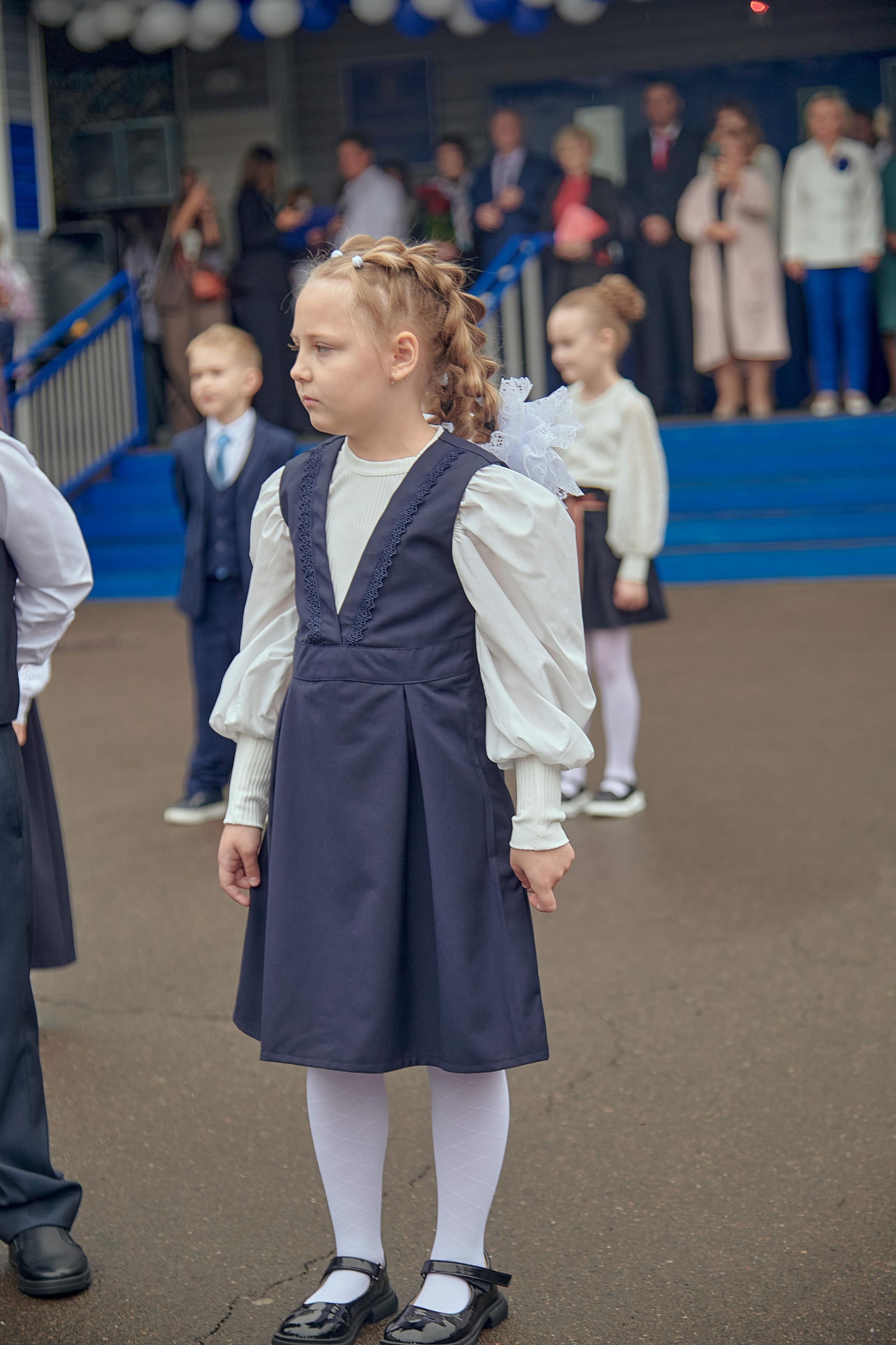 Портфолио репортажной фотосъёмки: 1 сентября в школе № 149. Фотограф Яковлев Роман — Красноярск