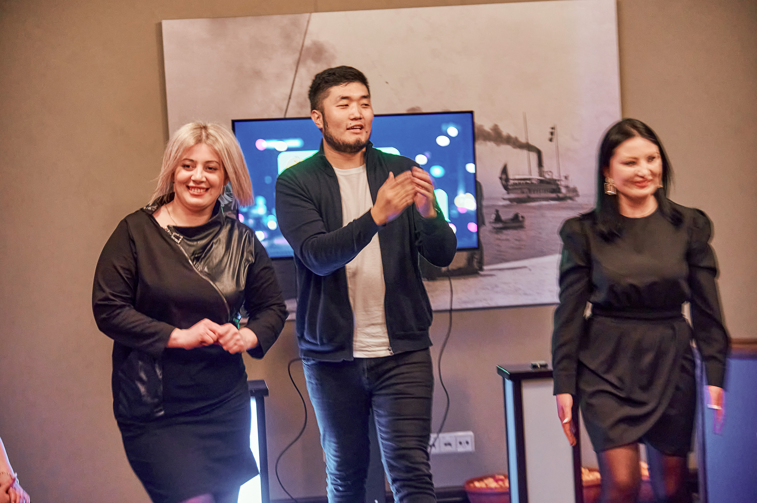 Портфолио репортажной фотосъёмки: "Сбербанк" Новый год. Фотограф Яковлев Роман — Красноярск