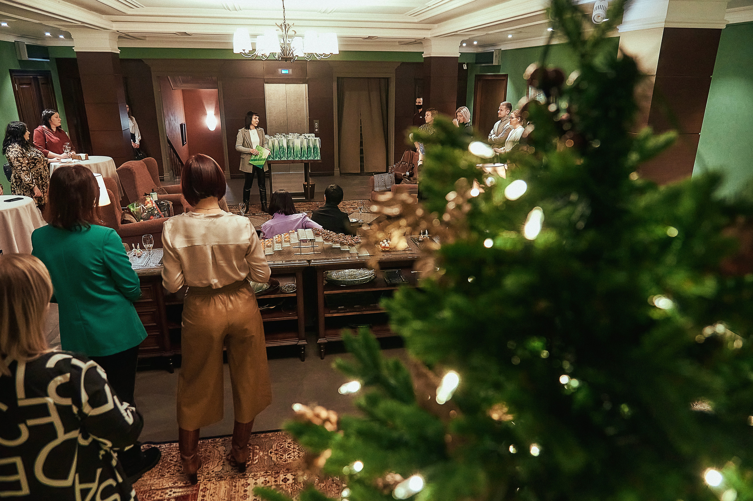 Портфолио репортажной фотосъёмки: "Сбербанк" Новый год. Фотограф Яковлев Роман — Красноярск