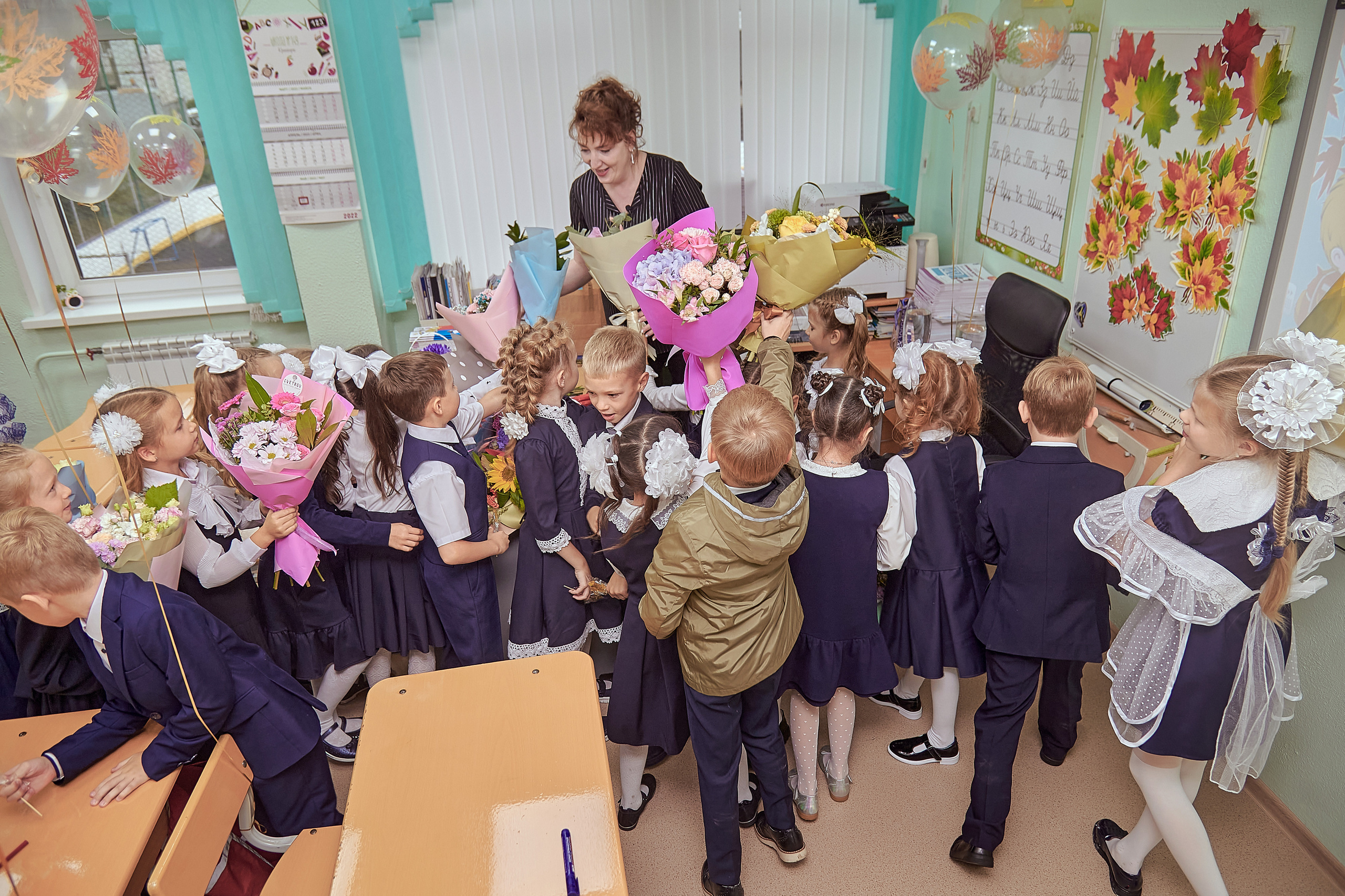 Портфолио репортажной фотосъёмки: 1 сентября в школе № 149. Фотограф Яковлев Роман — Красноярск