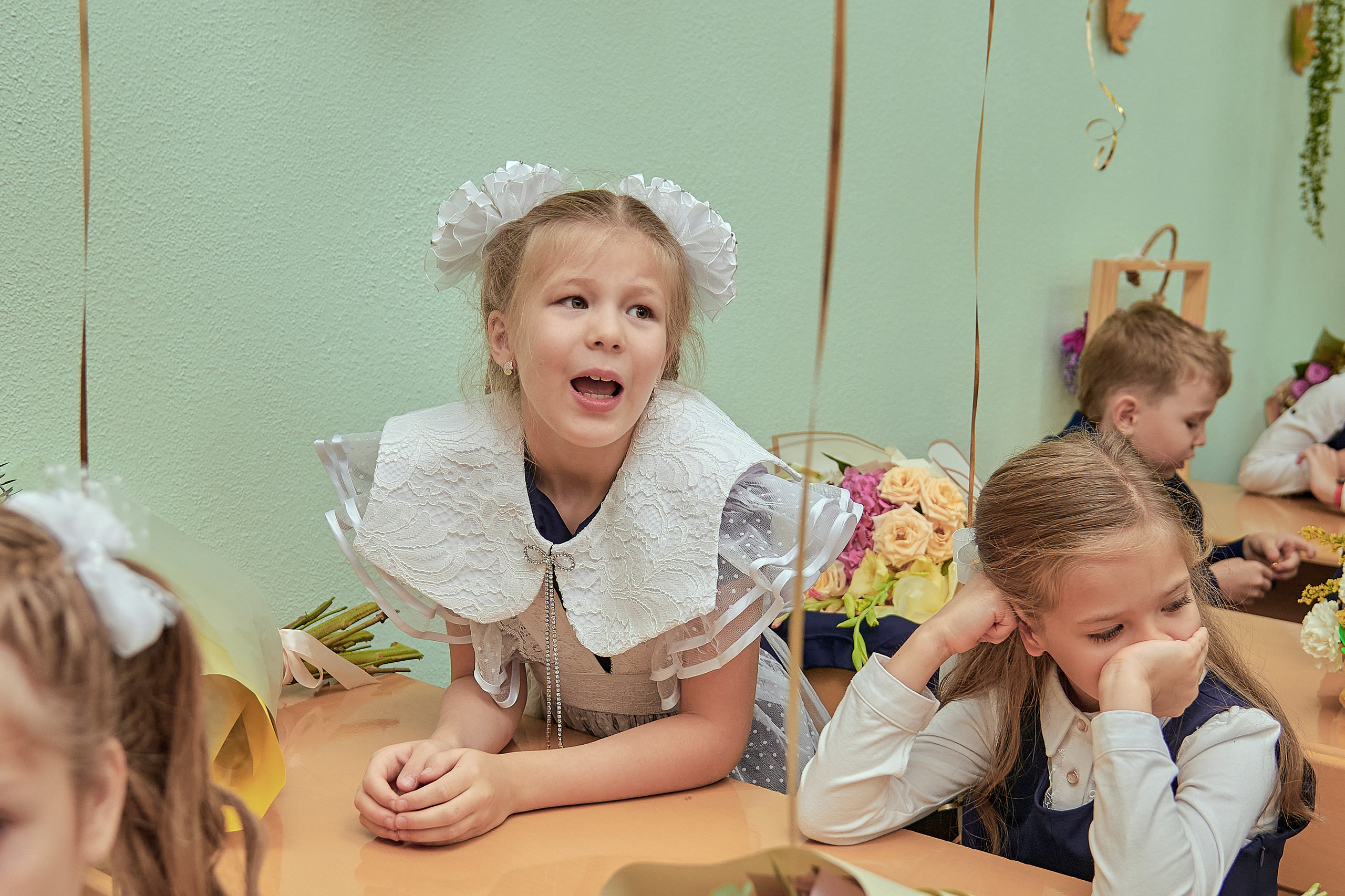 Портфолио репортажной фотосъёмки: 1 сентября в школе № 149. Фотограф Яковлев Роман — Красноярск