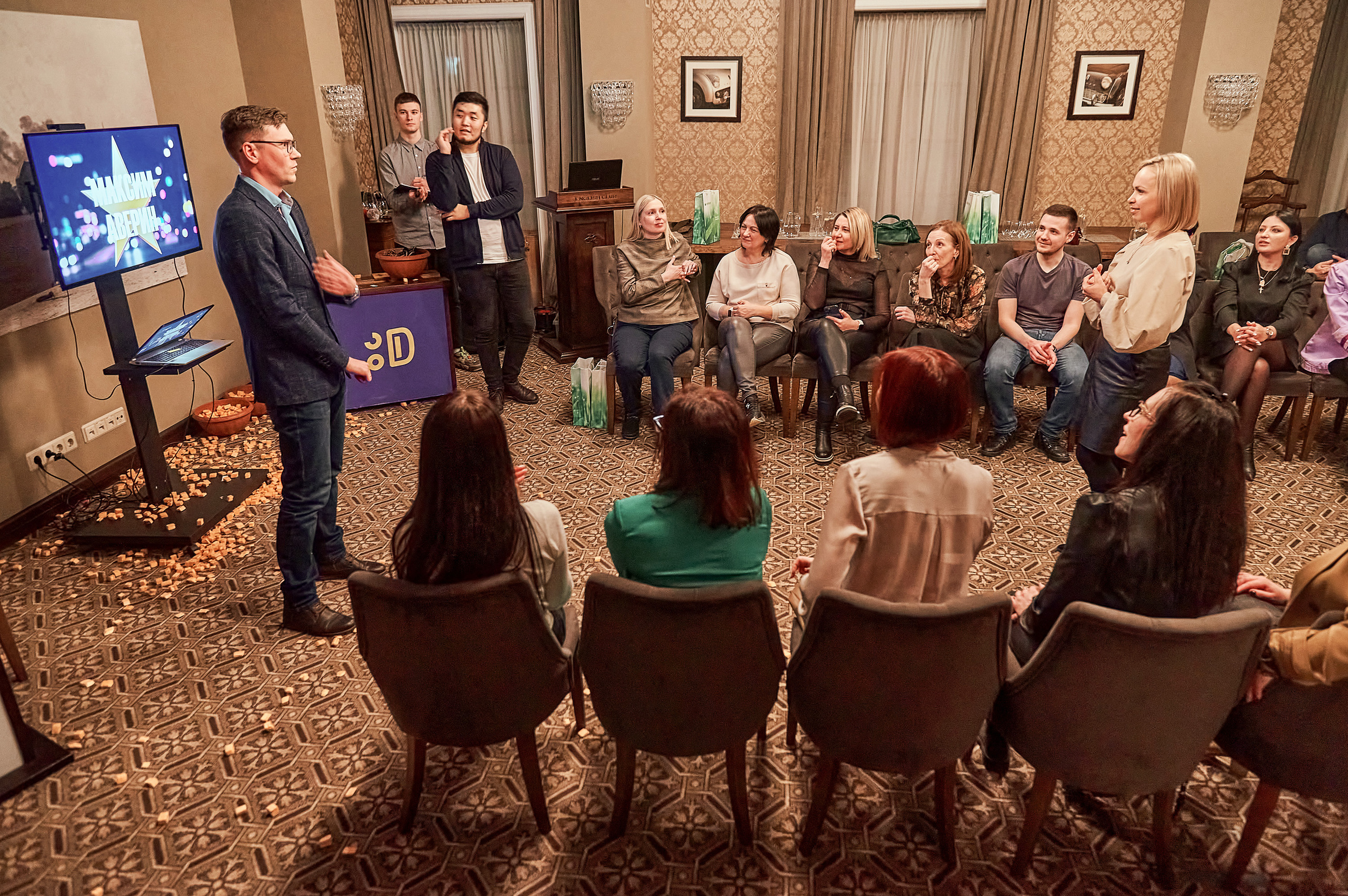 Портфолио репортажной фотосъёмки: "Сбербанк" Новый год. Фотограф Яковлев Роман — Красноярск