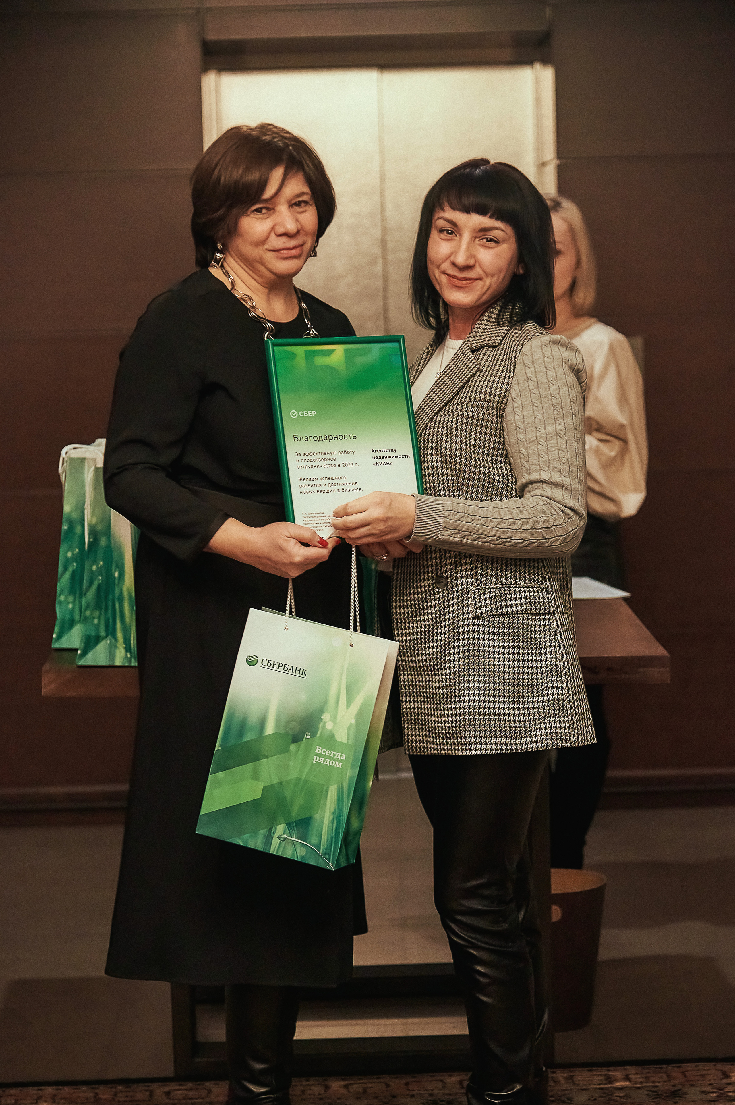 Портфолио репортажной фотосъёмки: "Сбербанк" Новый год. Фотограф Яковлев Роман — Красноярск