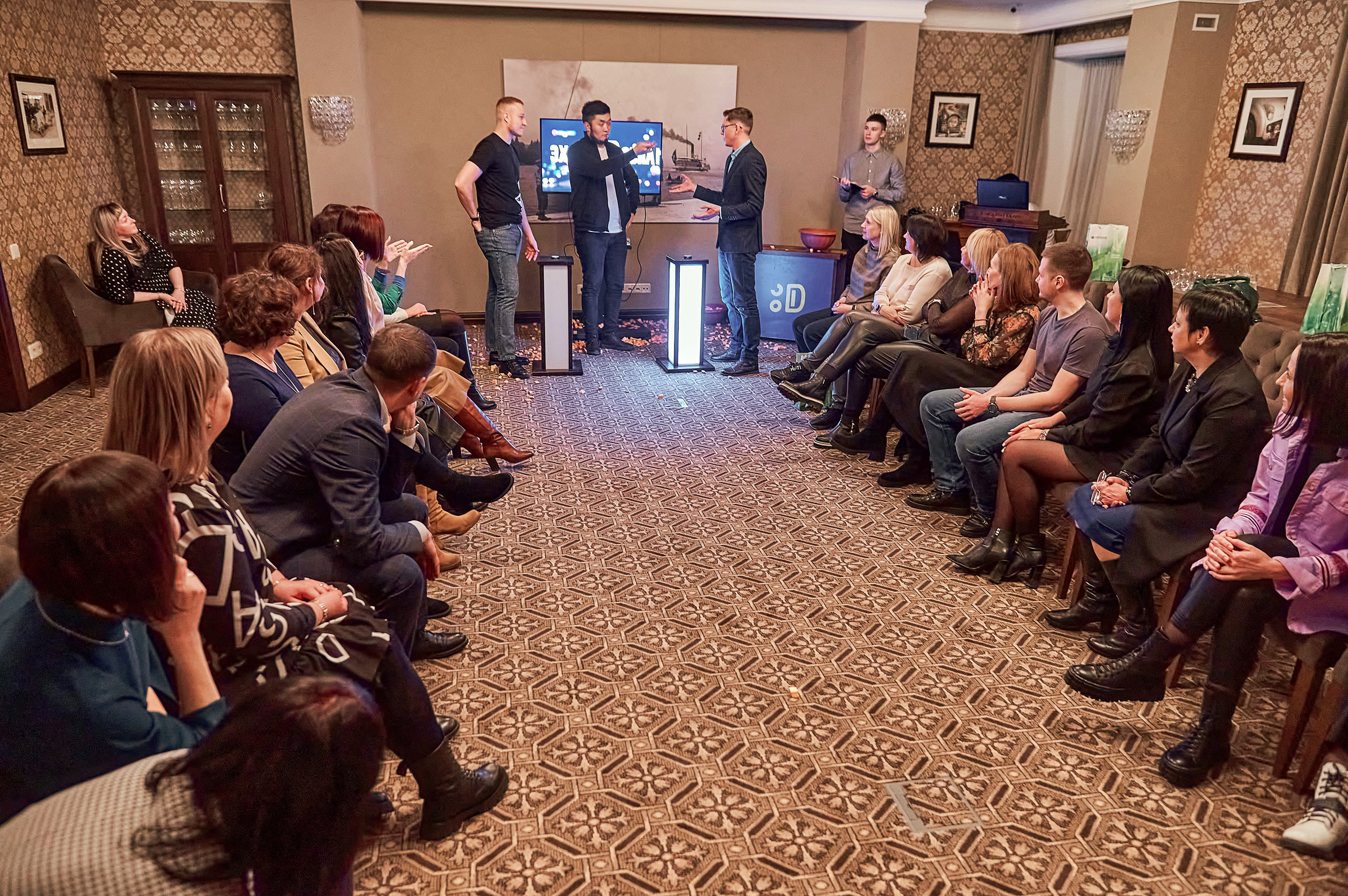 Портфолио репортажной фотосъёмки: "Сбербанк" Новый год. Фотограф Яковлев Роман — Красноярск