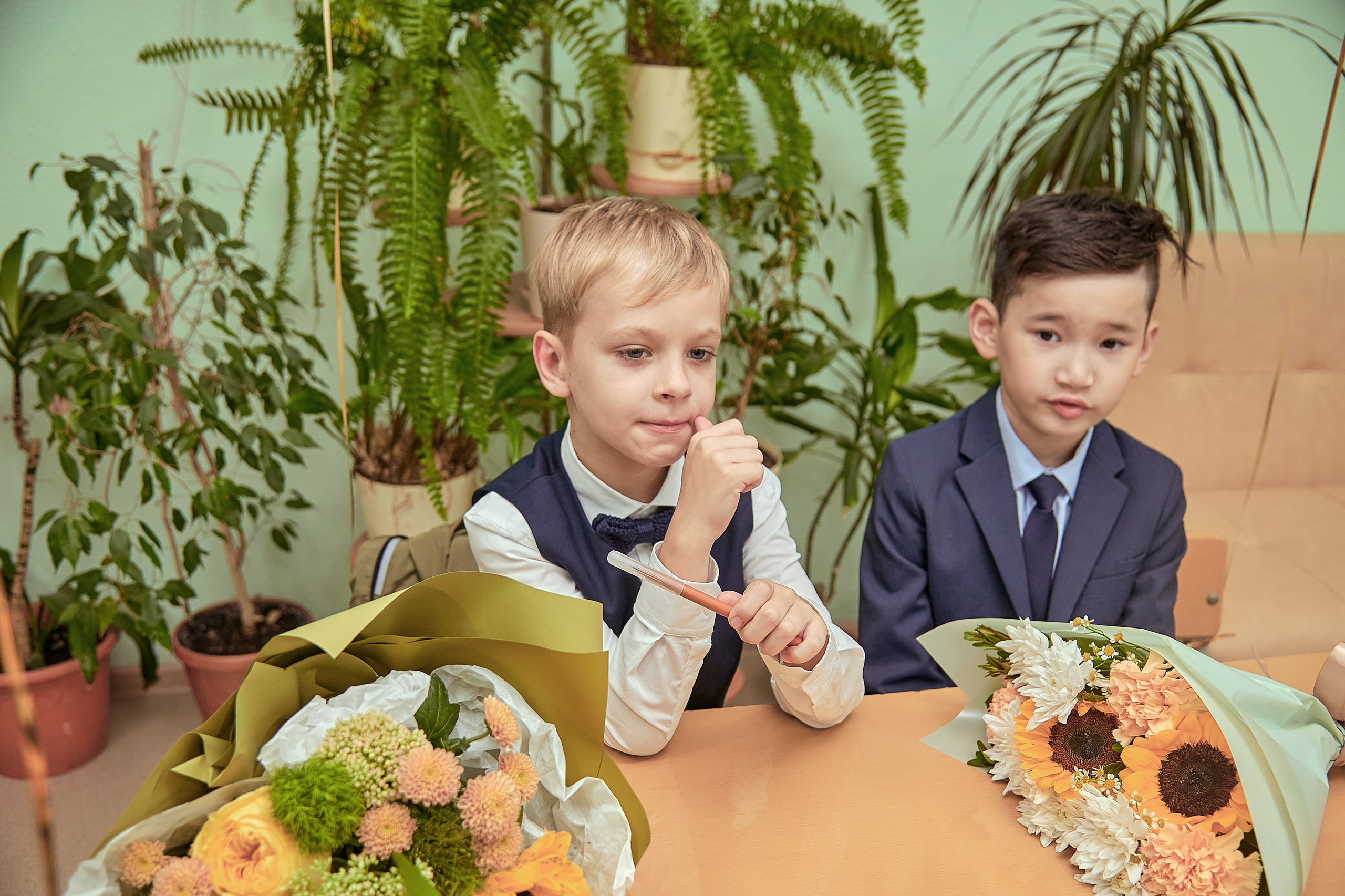 Портфолио репортажной фотосъёмки: 1 сентября в школе № 149. Фотограф Яковлев Роман — Красноярск