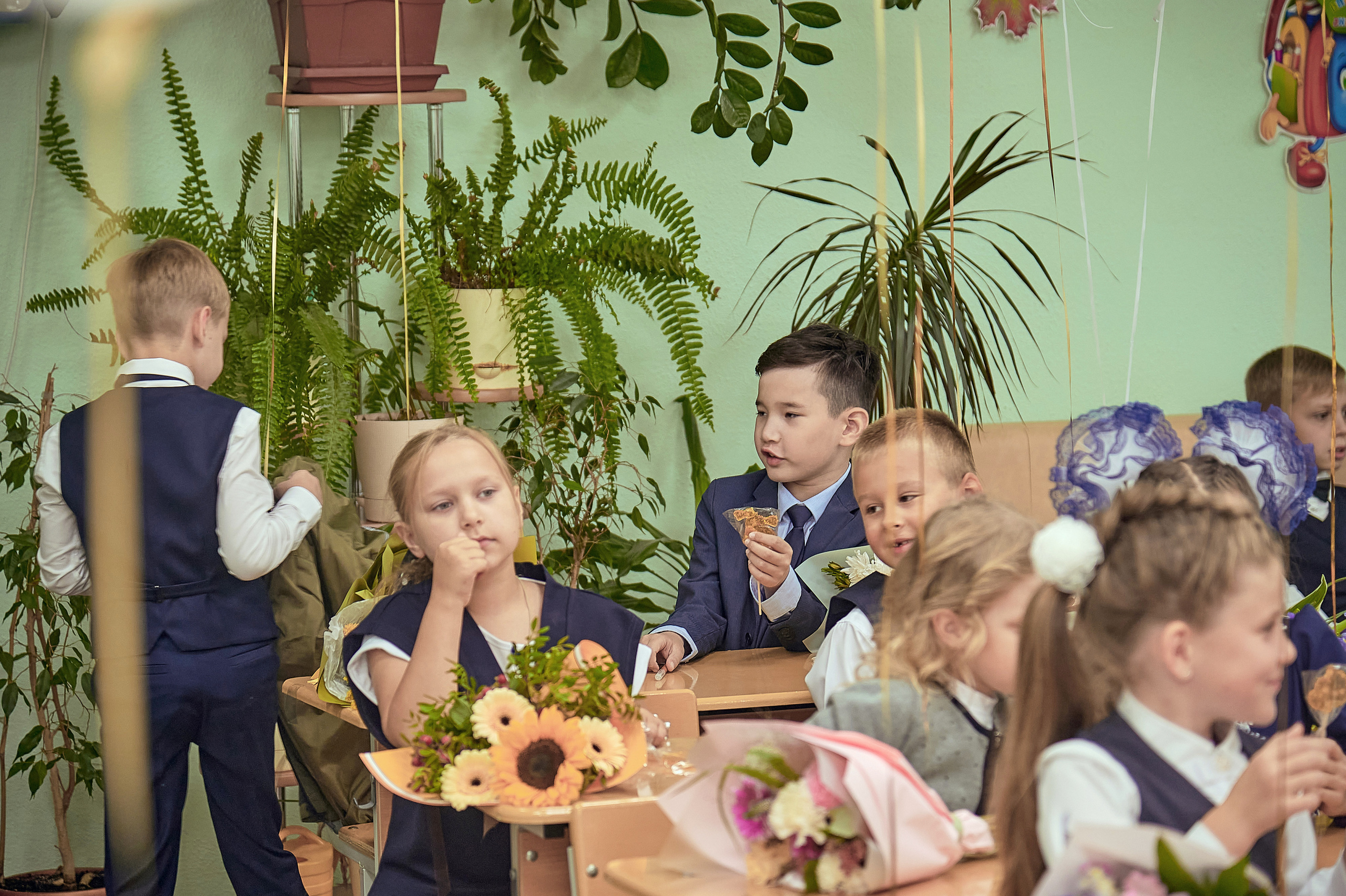 Портфолио репортажной фотосъёмки: 1 сентября в школе № 149. Фотограф Яковлев Роман — Красноярск