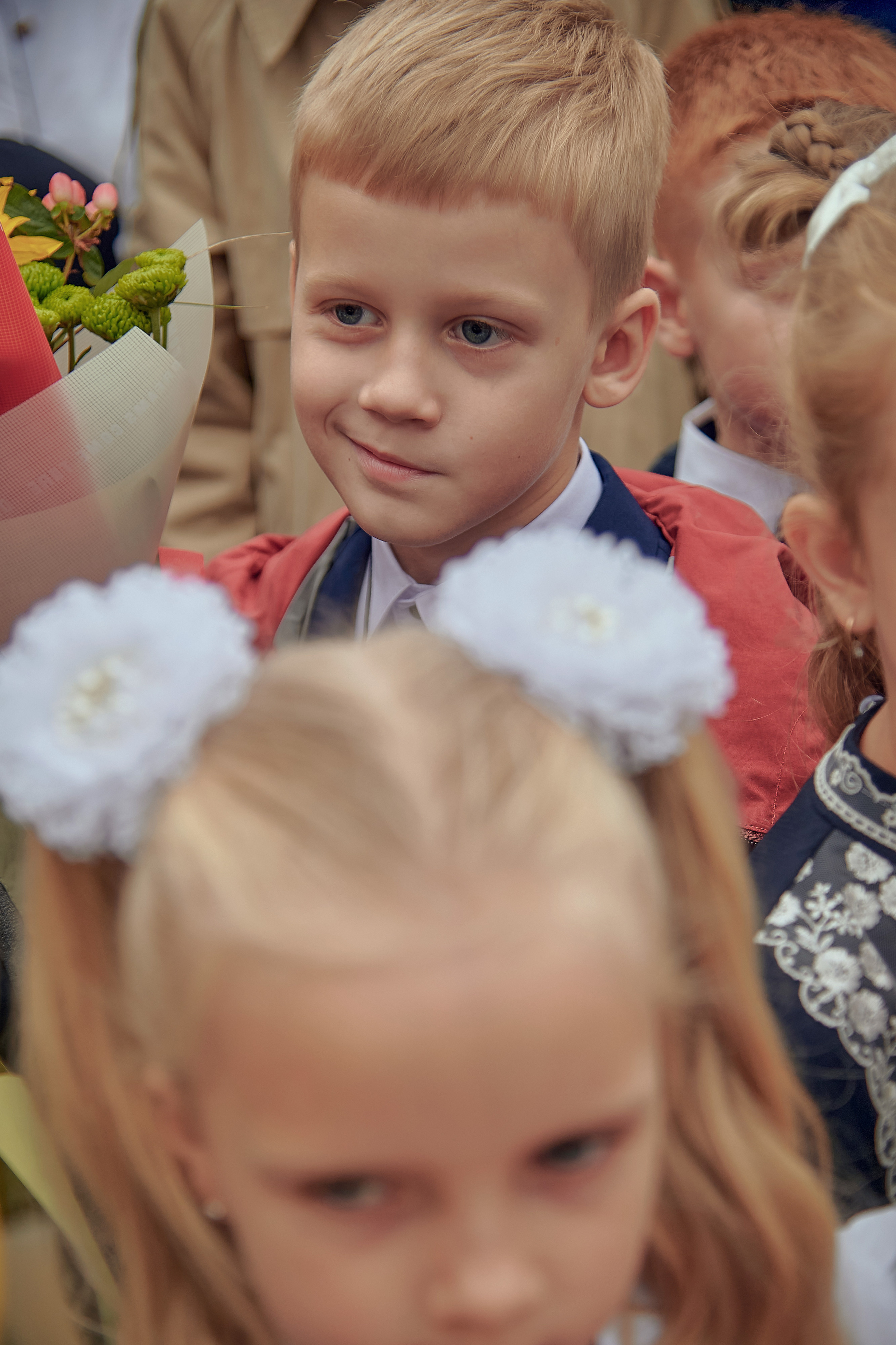 Портфолио репортажной фотосъёмки: 1 сентября в школе № 149. Фотограф Яковлев Роман — Красноярск