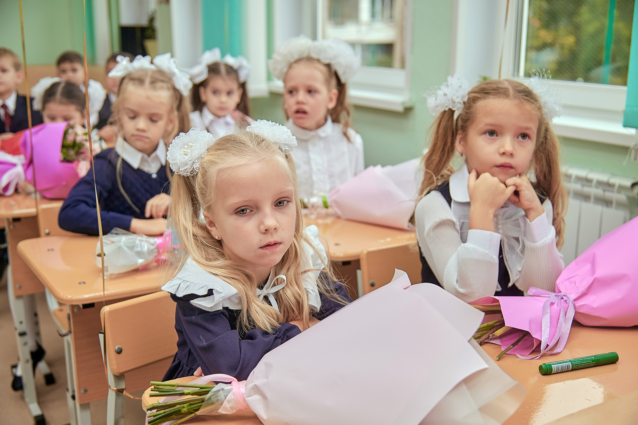 Портфолио репортажной фотосъёмки: 1 сентября в школе № 149. Фотограф Яковлев Роман — Красноярск