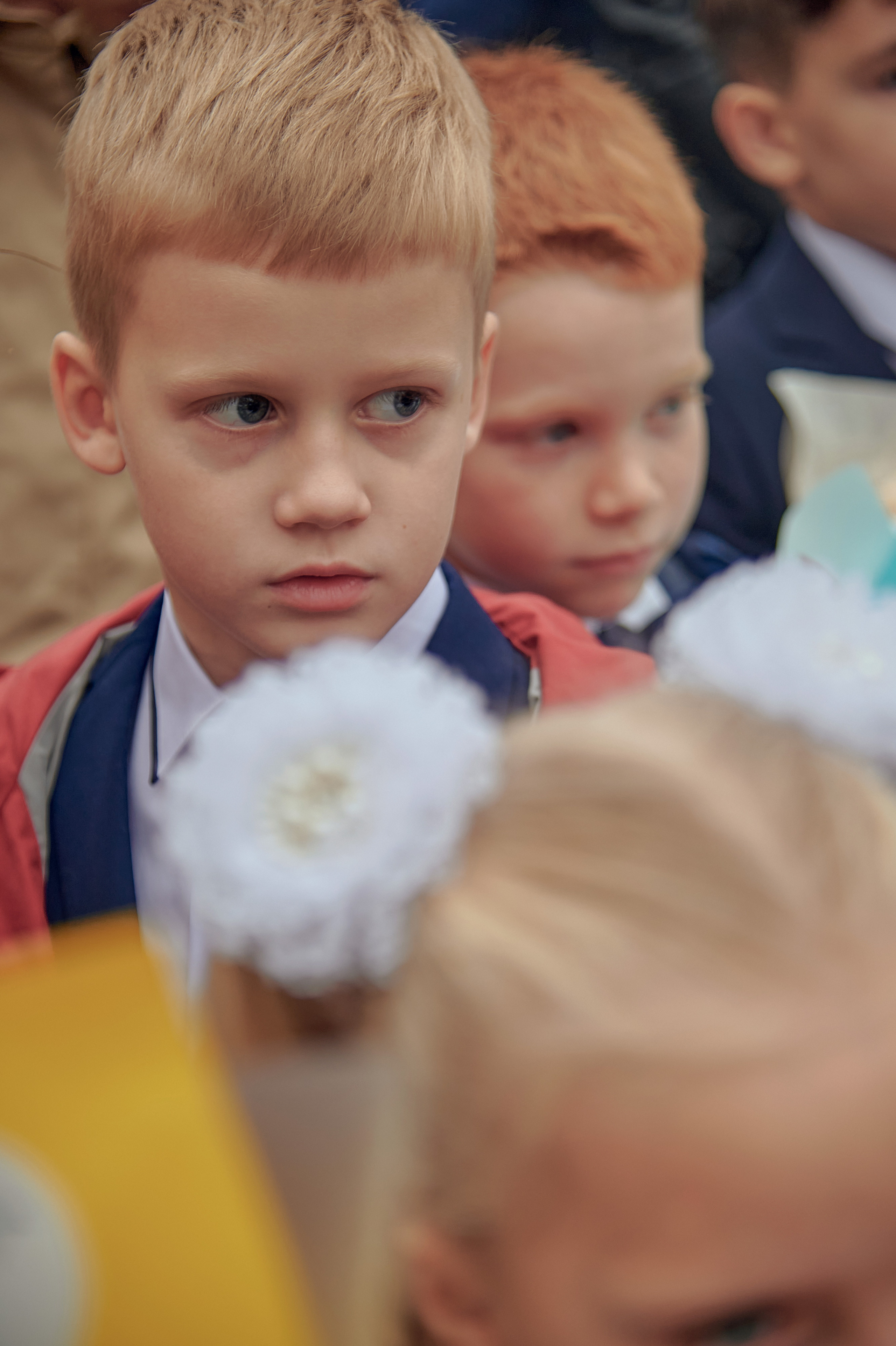 Портфолио репортажной фотосъёмки: 1 сентября в школе № 149. Фотограф Яковлев Роман — Красноярск