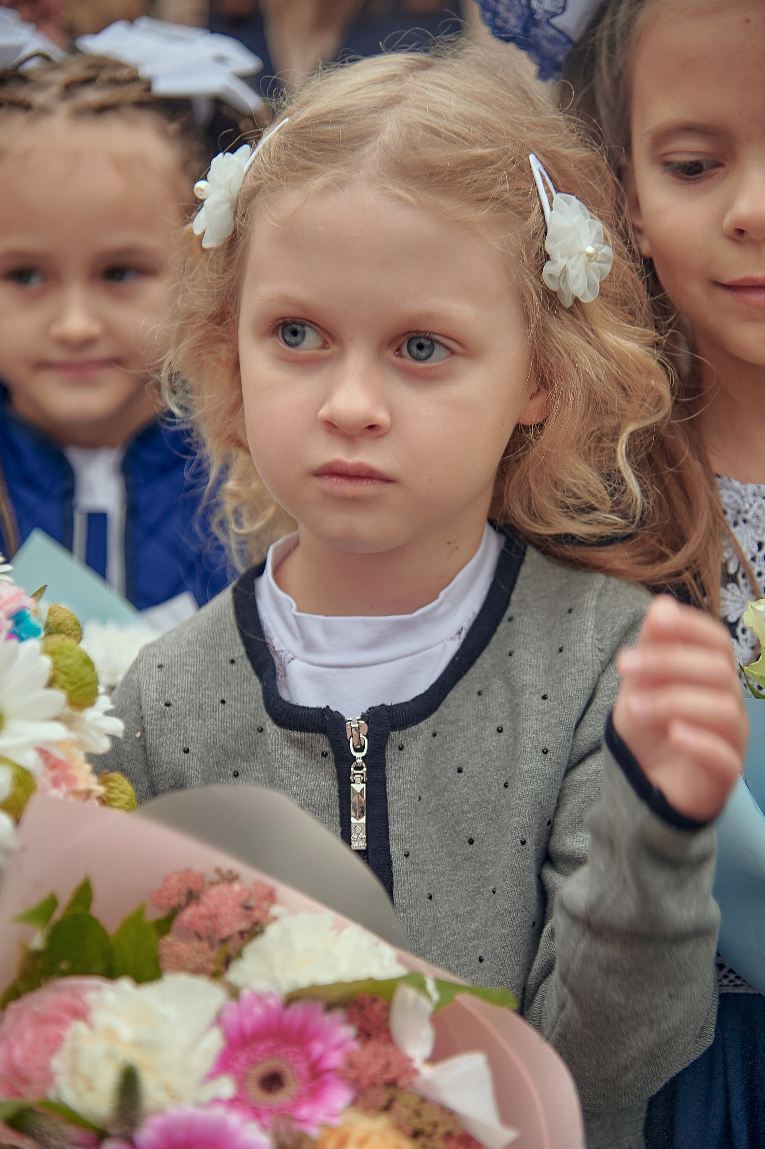 Портфолио репортажной фотосъёмки: 1 сентября в школе № 149. Фотограф Яковлев Роман — Красноярск