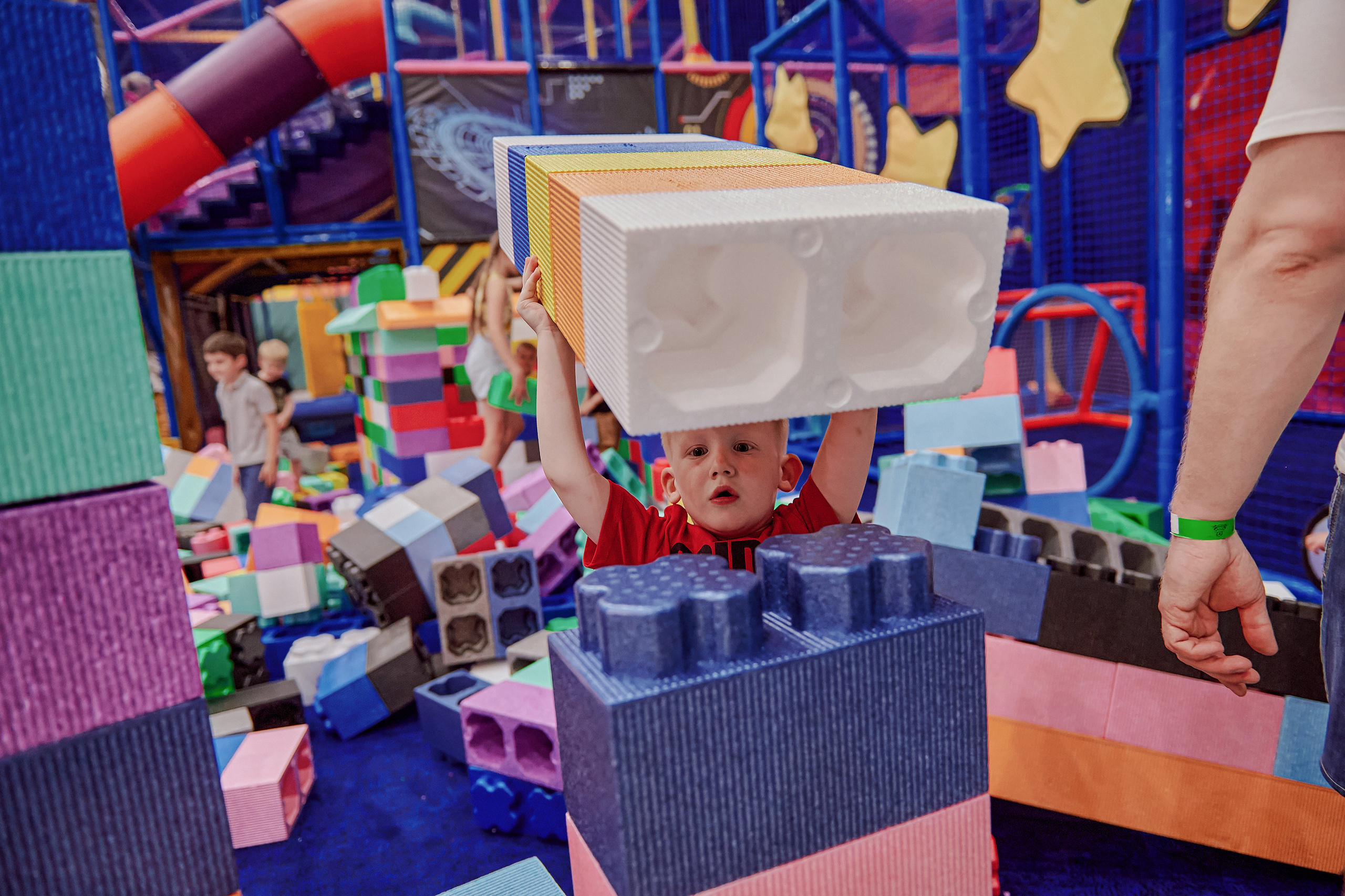 Портфолио репортажной фотосъёмки: Открытие "Vanana park". Фотограф Яковлев Роман — Красноярск