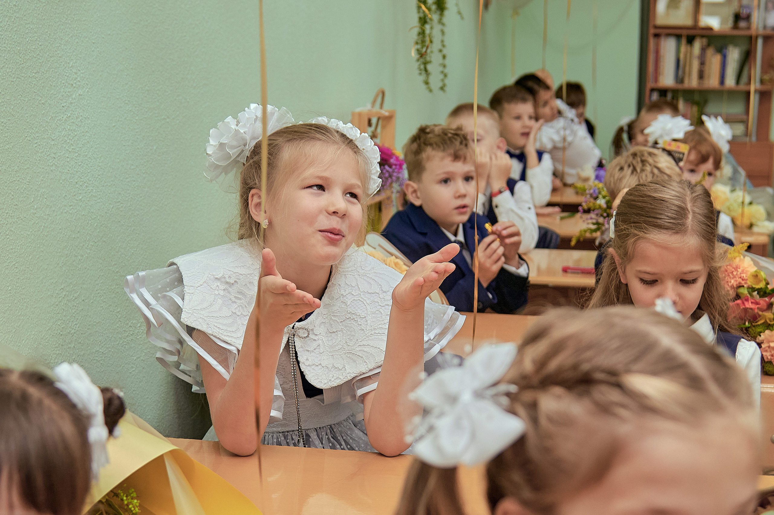 Портфолио репортажной фотосъёмки: 1 сентября в школе № 149. Фотограф Яковлев Роман — Красноярск