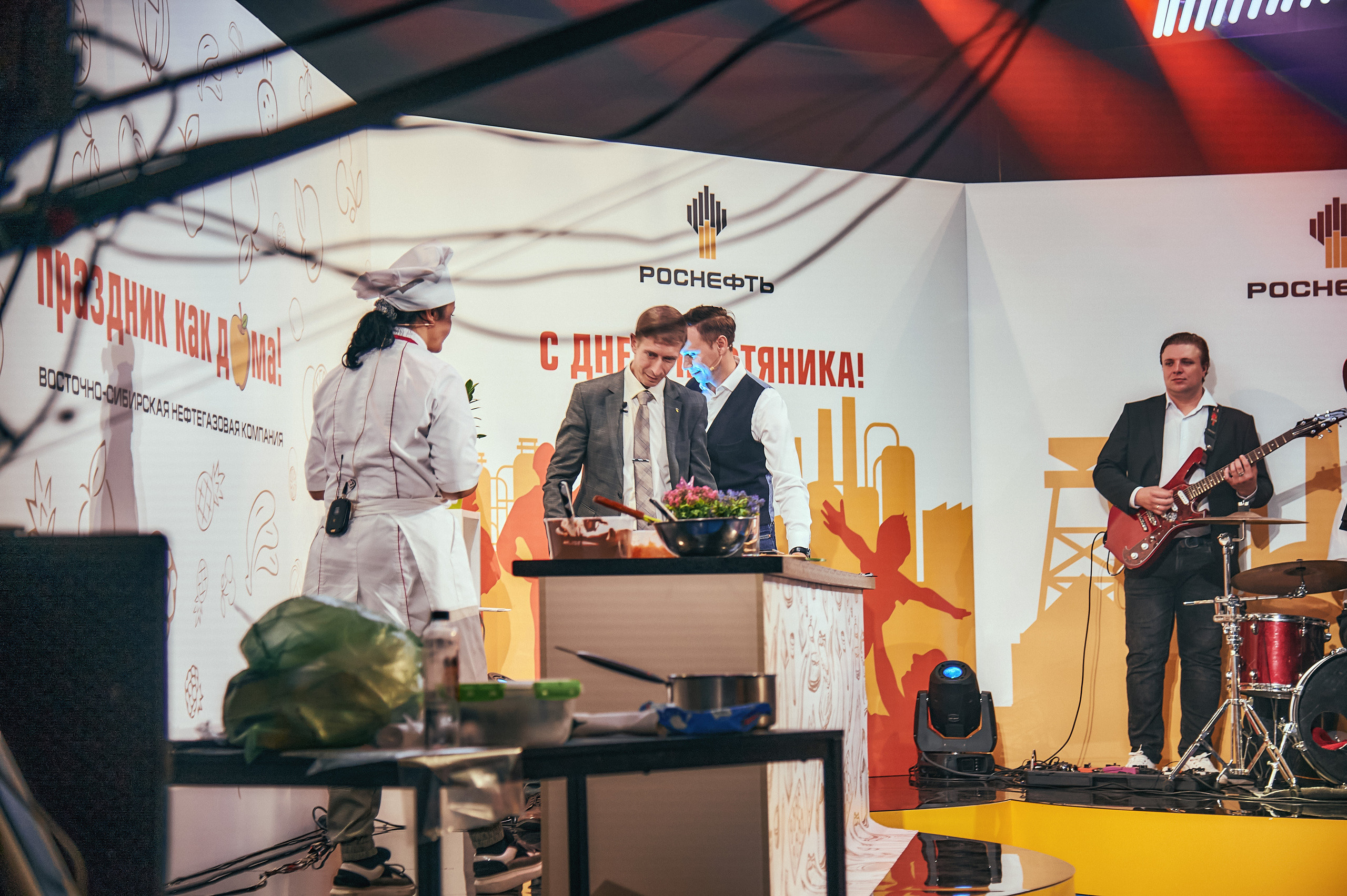 Портфолио репортажной фотосъёмки: "Роснефть" съёмка шоу для «День нефтяника». Фотограф Яковлев Роман — Красноярск