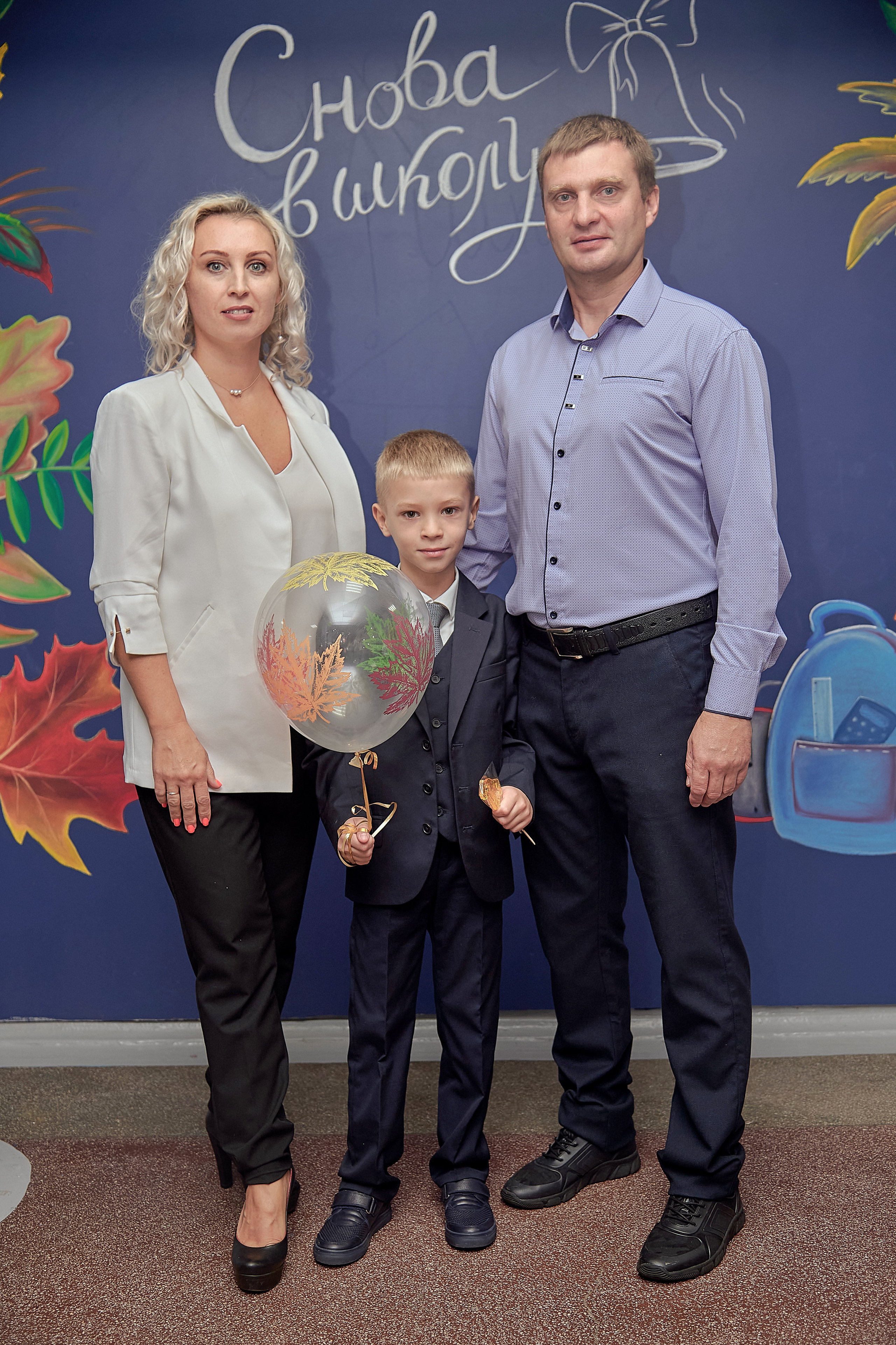 Портфолио репортажной фотосъёмки: 1 сентября в школе № 149. Фотограф Яковлев Роман — Красноярск