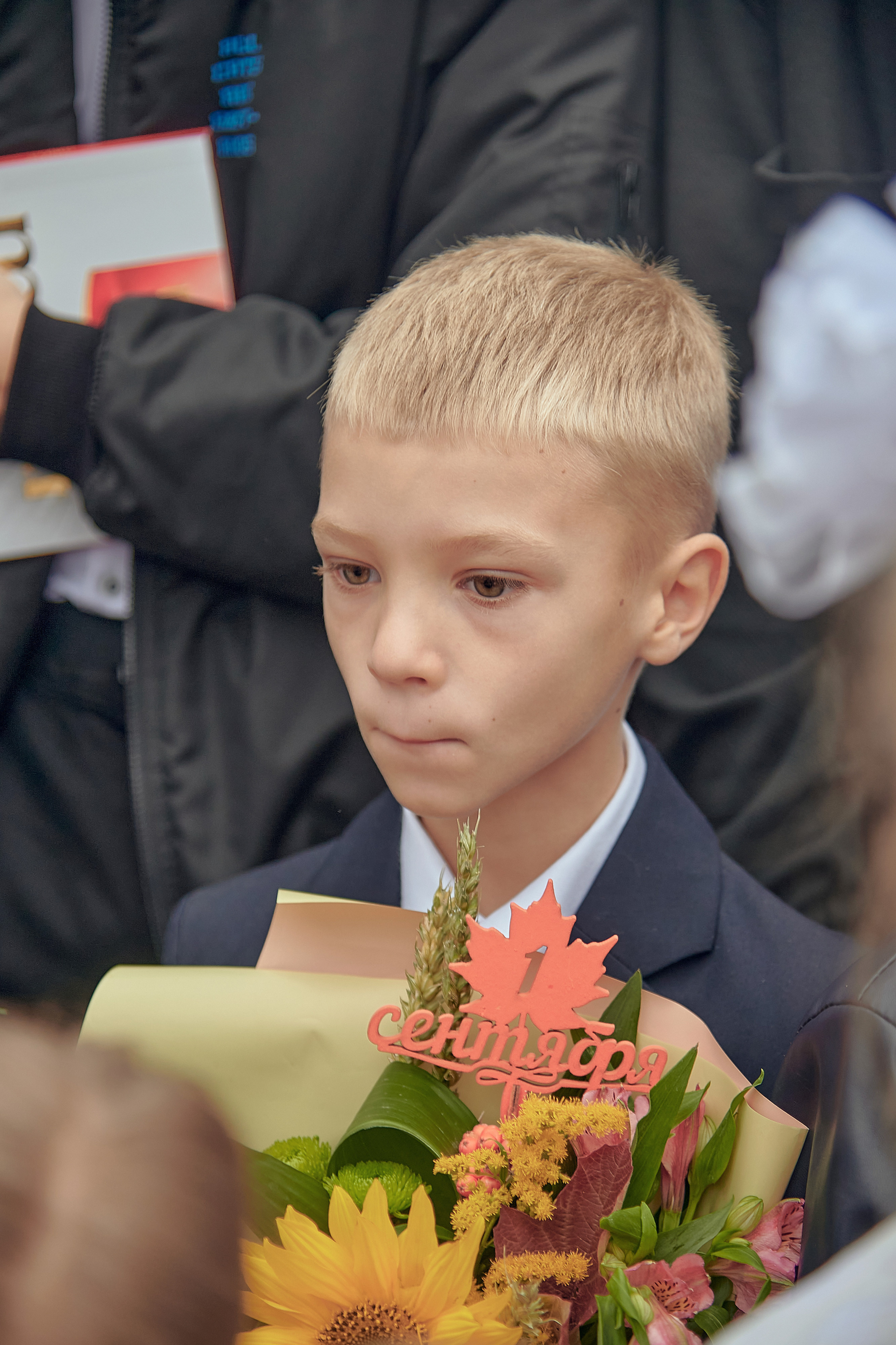 Портфолио репортажной фотосъёмки: 1 сентября в школе № 149. Фотограф Яковлев Роман — Красноярск