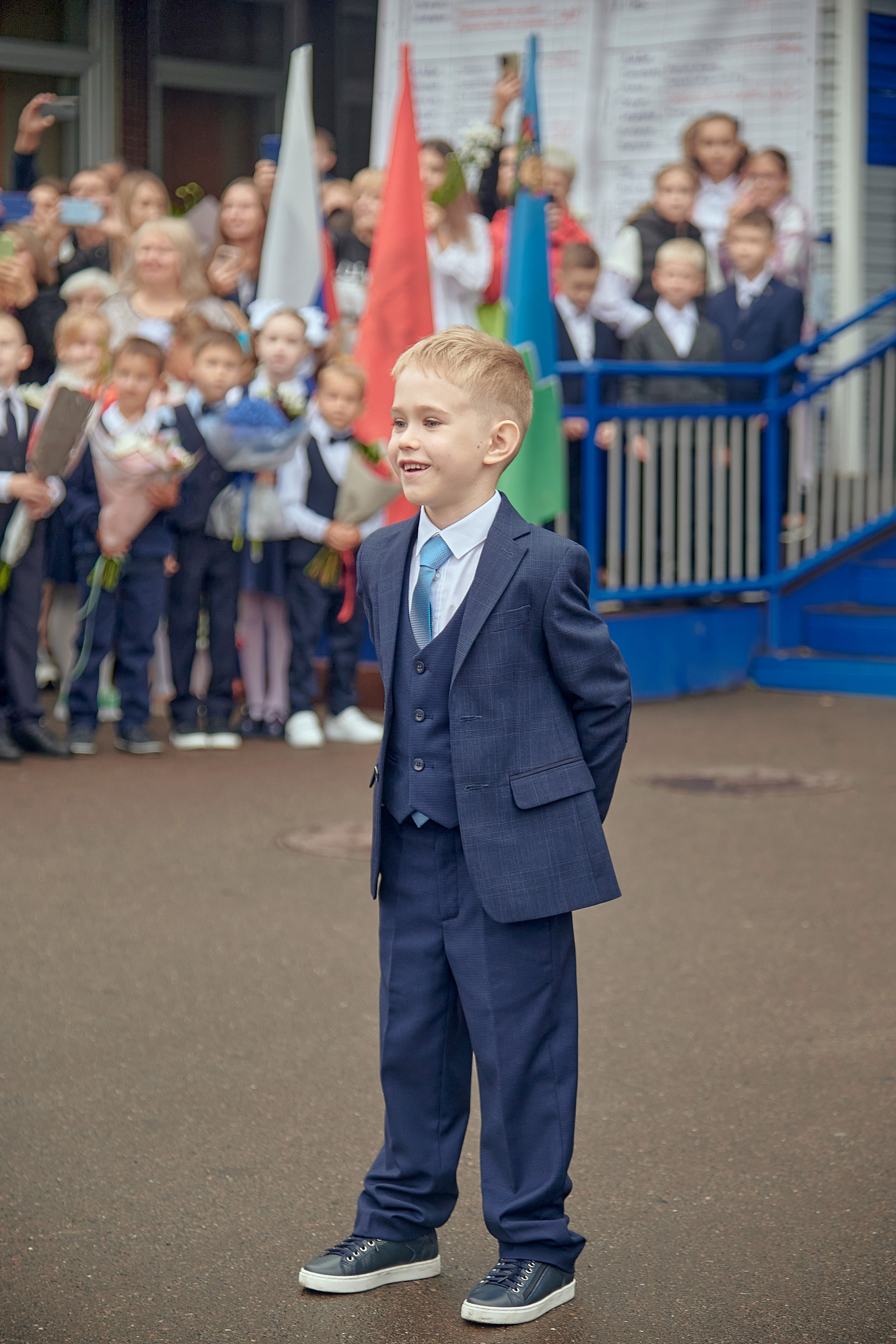 Портфолио репортажной фотосъёмки: 1 сентября в школе № 149. Фотограф Яковлев Роман — Красноярск