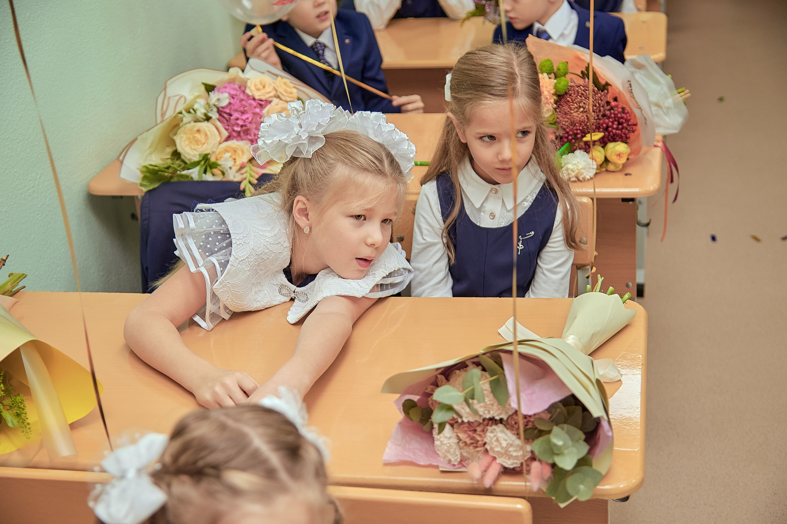 Портфолио репортажной фотосъёмки: 1 сентября в школе № 149. Фотограф Яковлев Роман — Красноярск