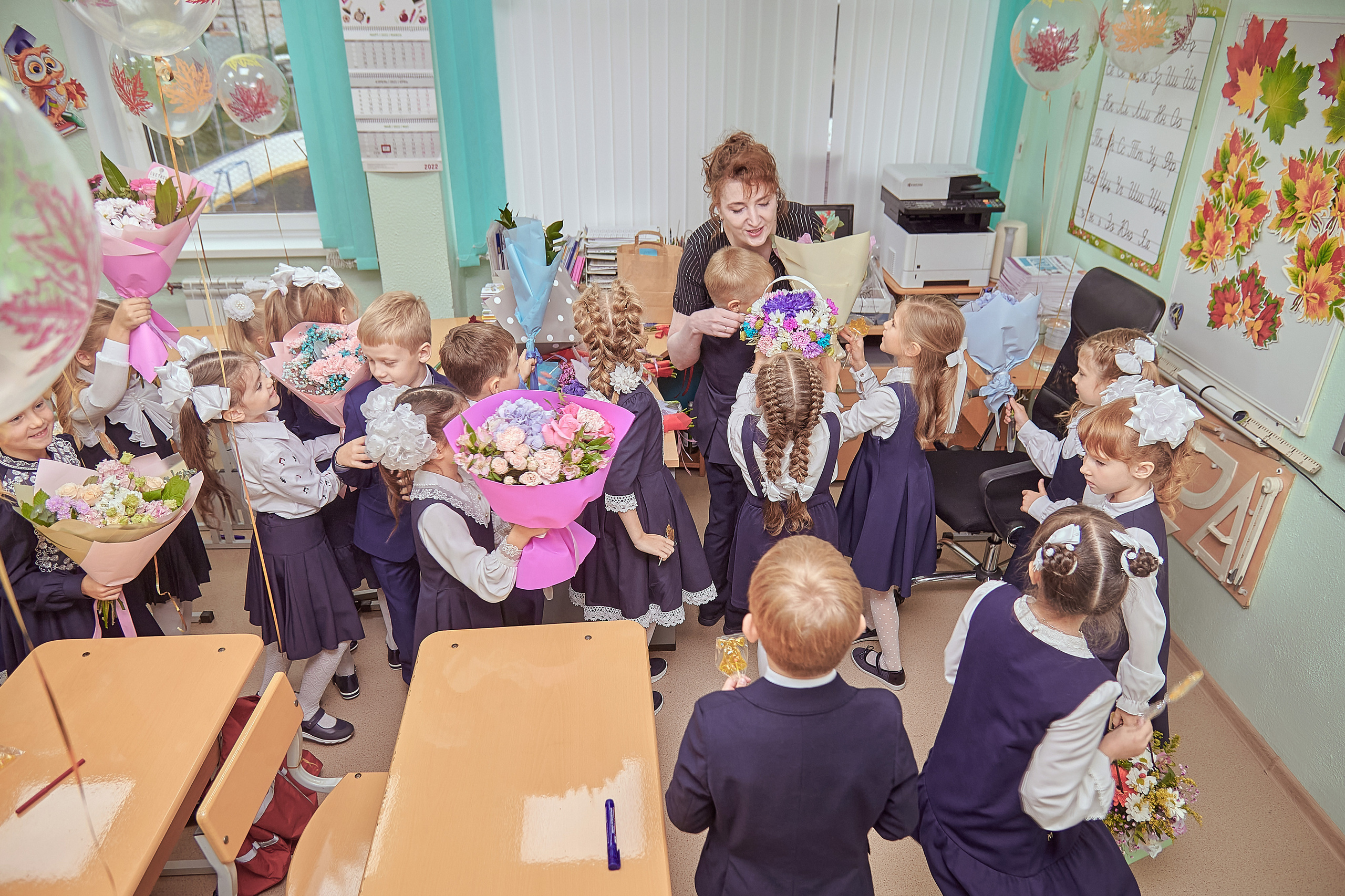 Портфолио репортажной фотосъёмки: 1 сентября в школе № 149. Фотограф Яковлев Роман — Красноярск