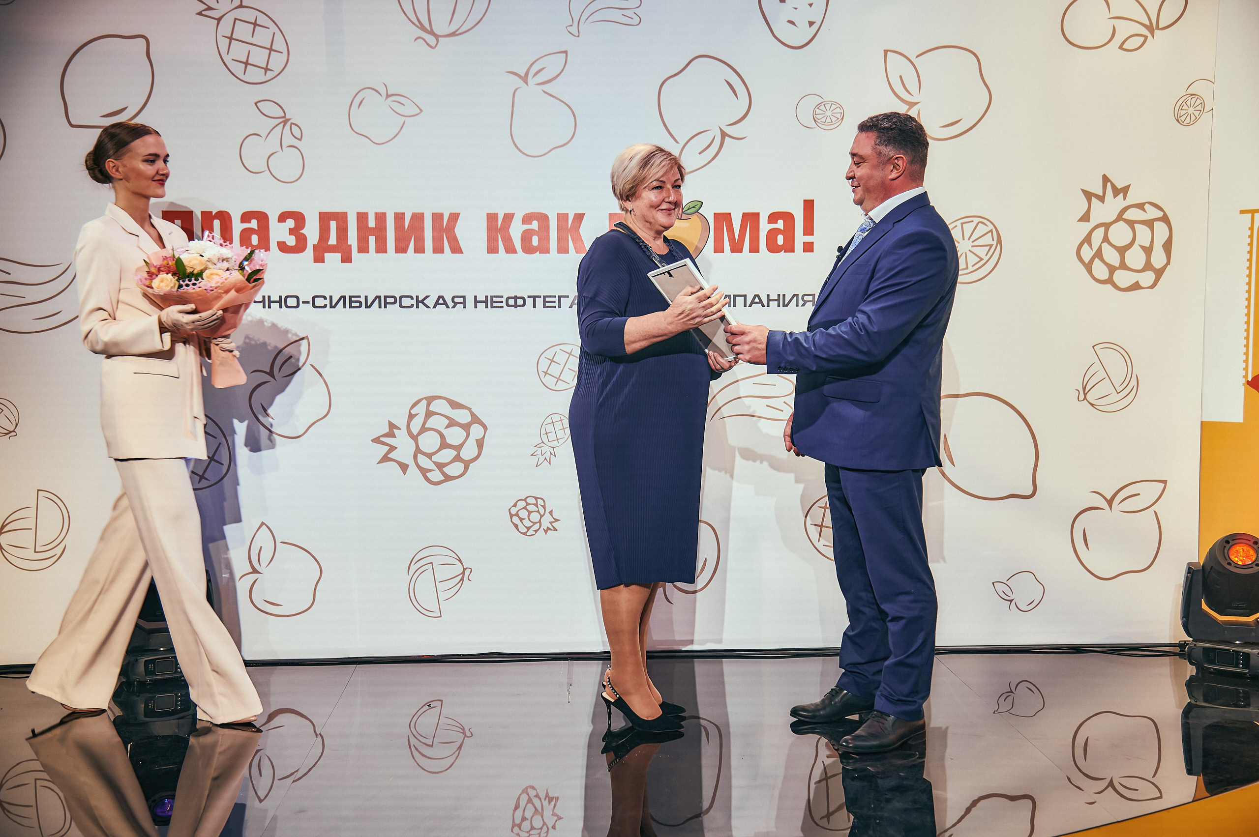 Портфолио репортажной фотосъёмки: "Роснефть" съёмка шоу для «День нефтяника». Фотограф Яковлев Роман — Красноярск