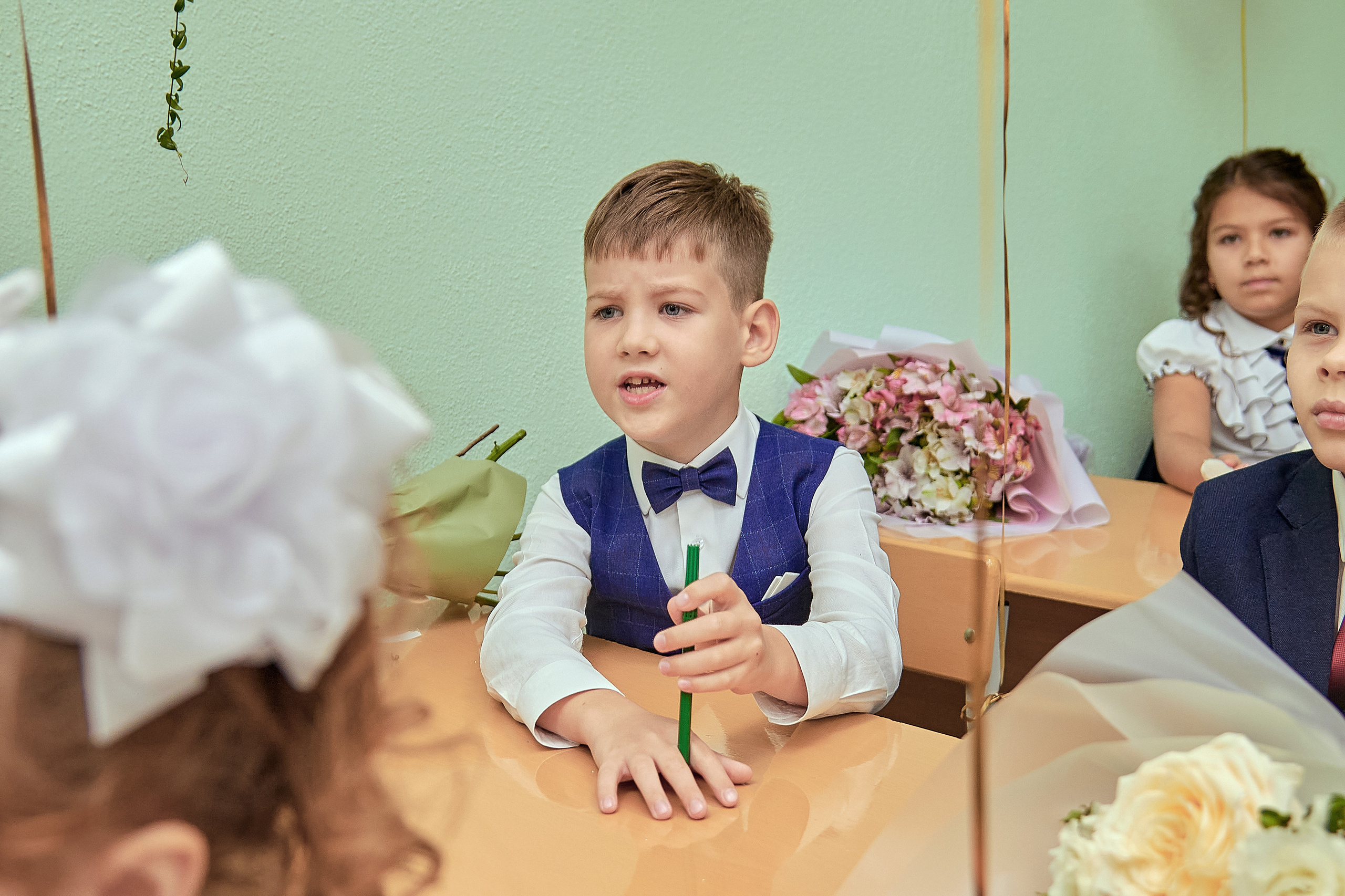 Портфолио репортажной фотосъёмки: 1 сентября в школе № 149. Фотограф Яковлев Роман — Красноярск