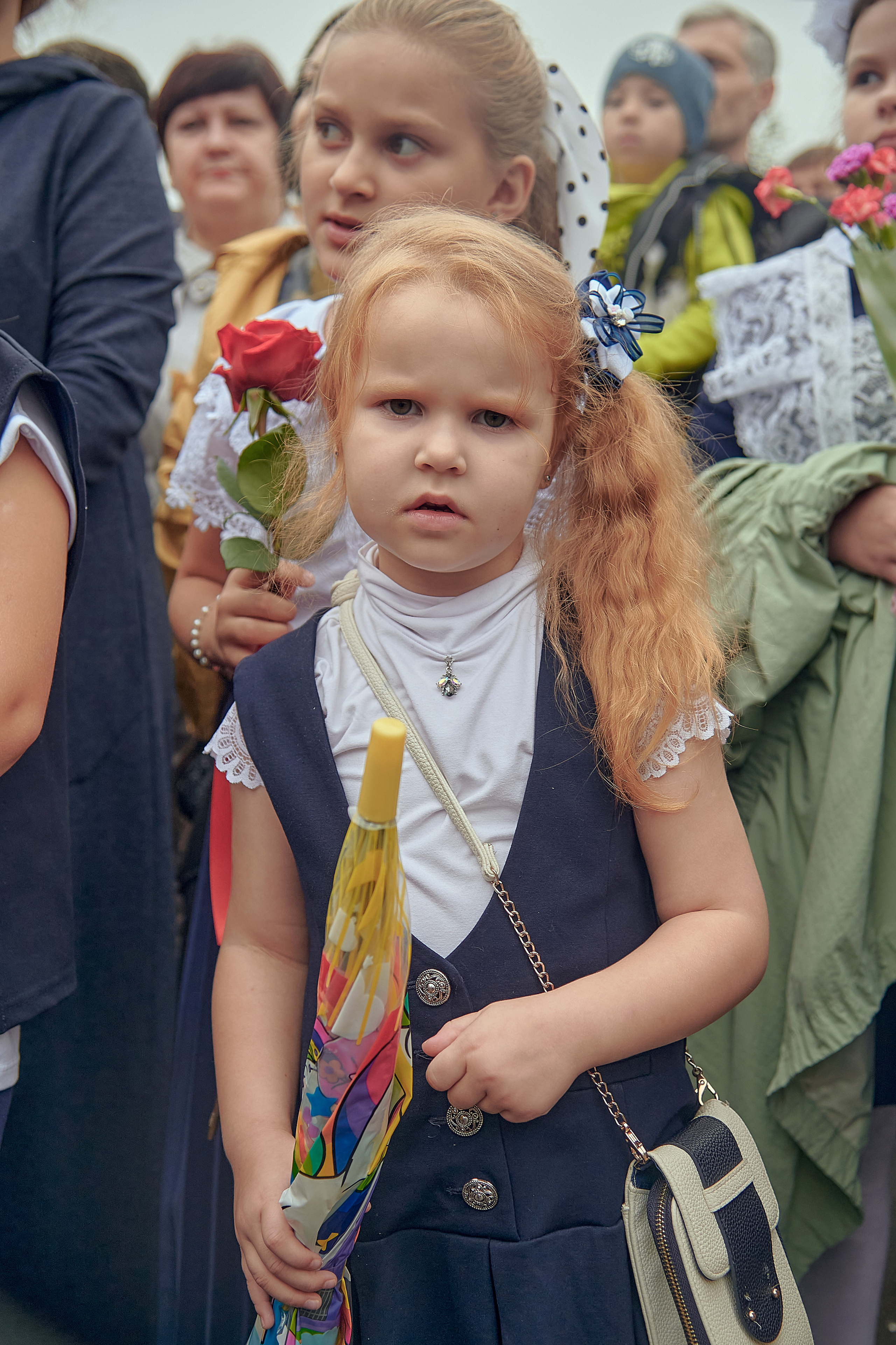 Портфолио репортажной фотосъёмки: 1 сентября в школе № 149. Фотограф Яковлев Роман — Красноярск